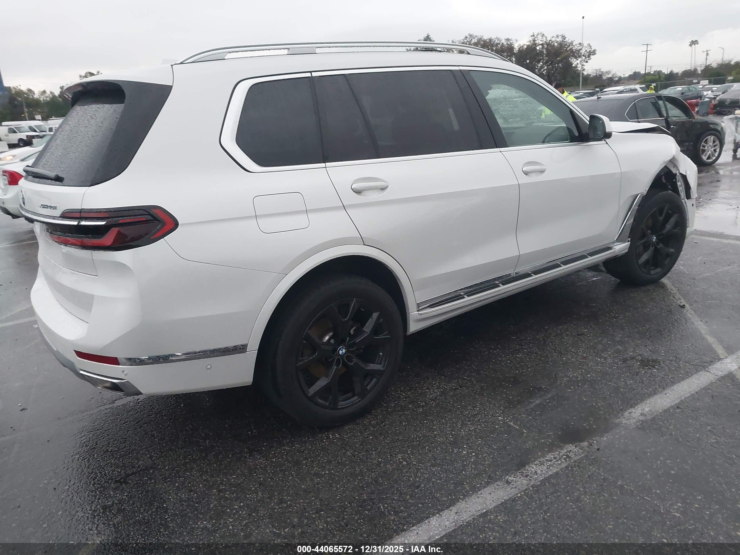 BMW X7 image 4