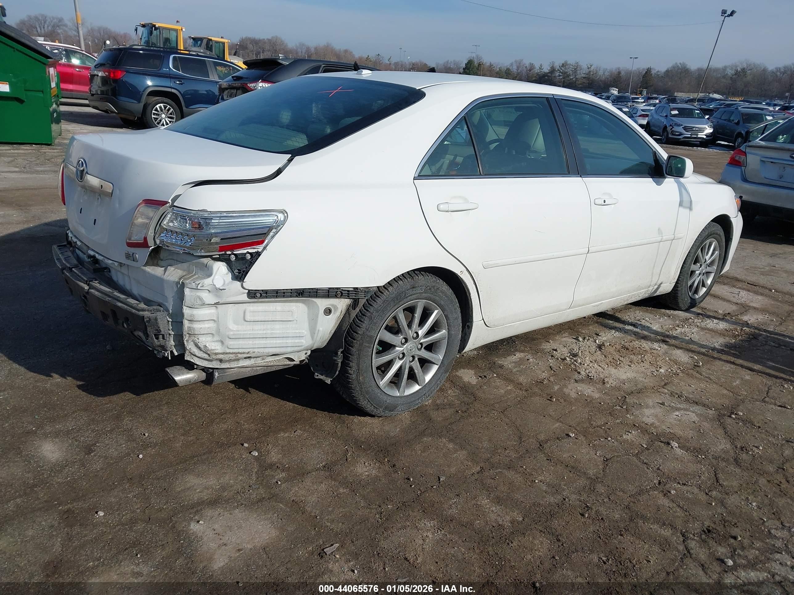TOYOTA CAMRY image 4
