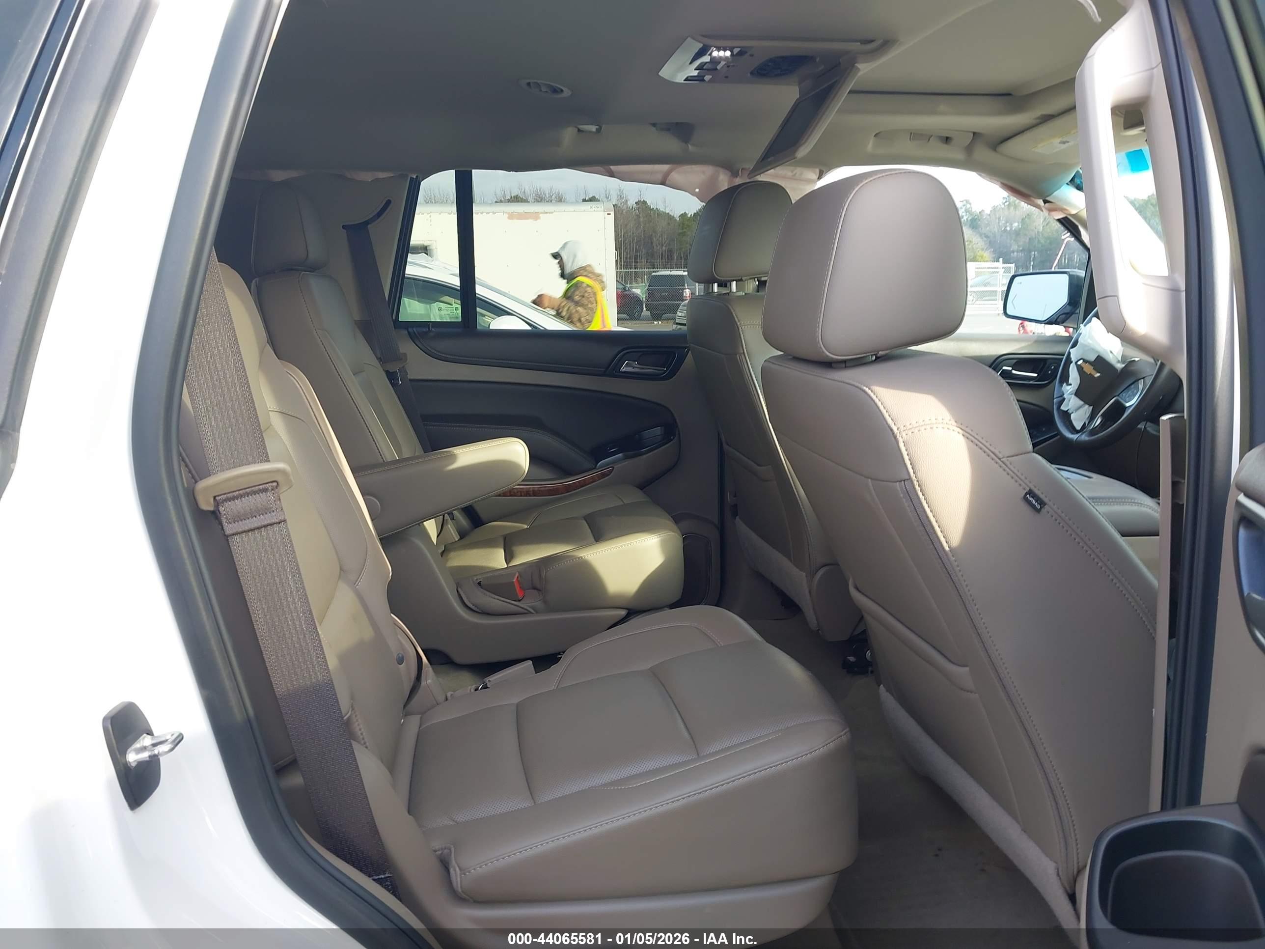 CHEVROLET TAHOE image 8