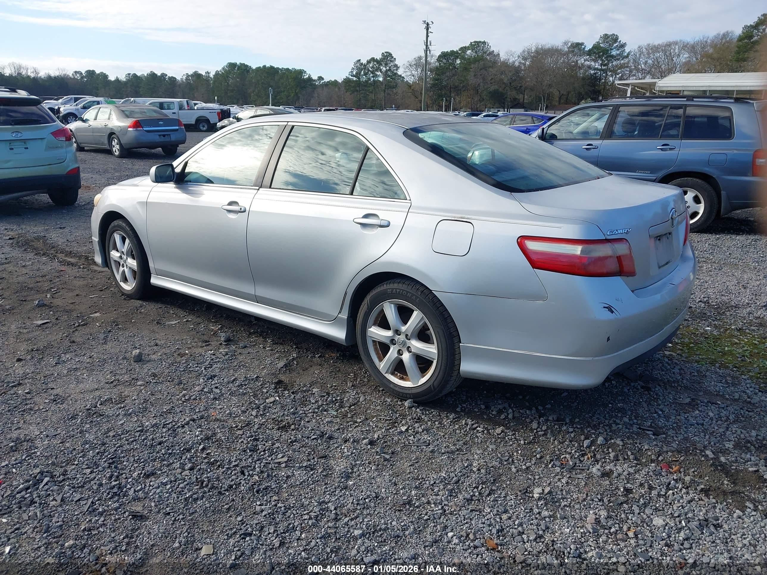 TOYOTA CAMRY image 3