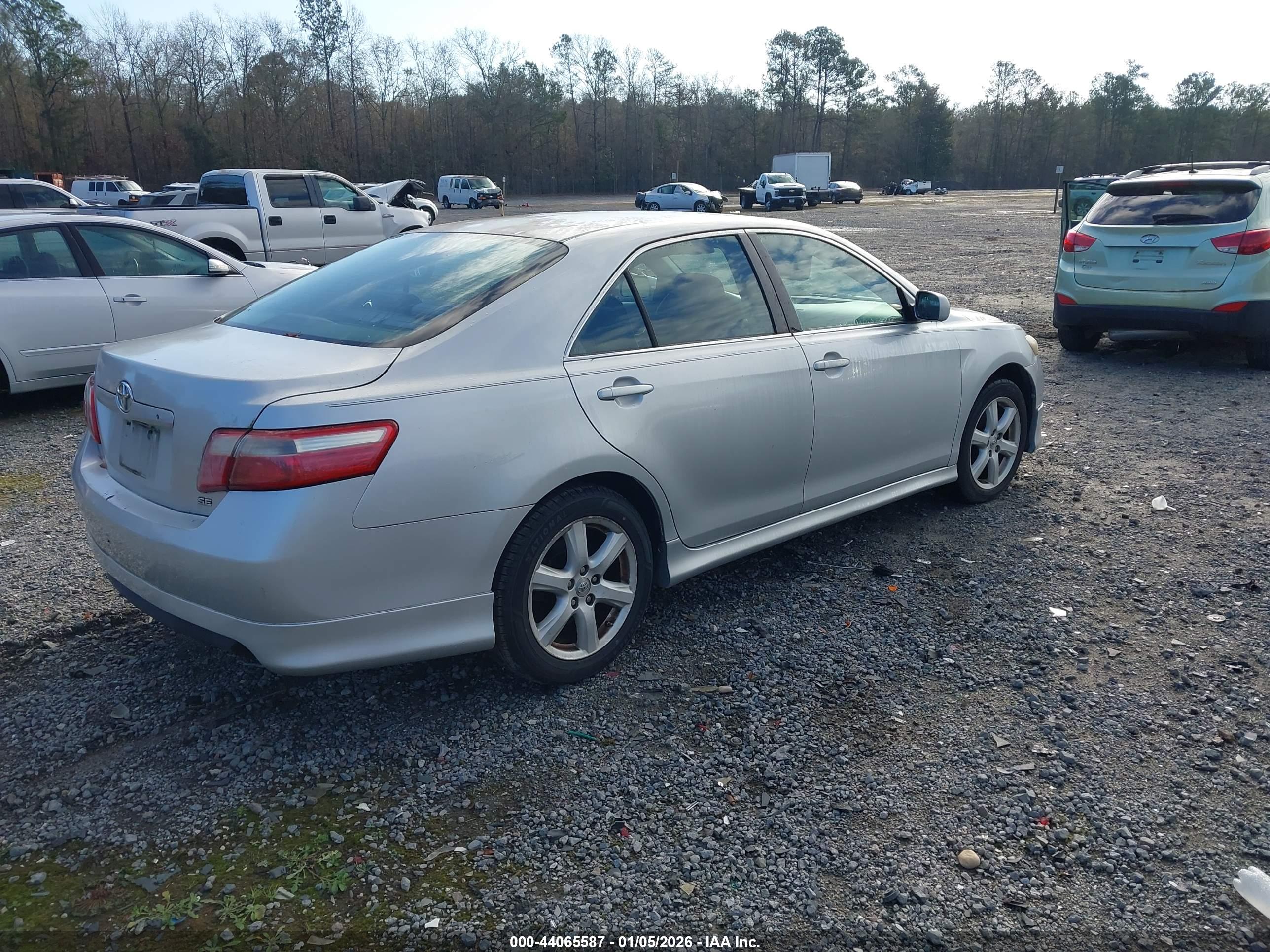 TOYOTA CAMRY image 4