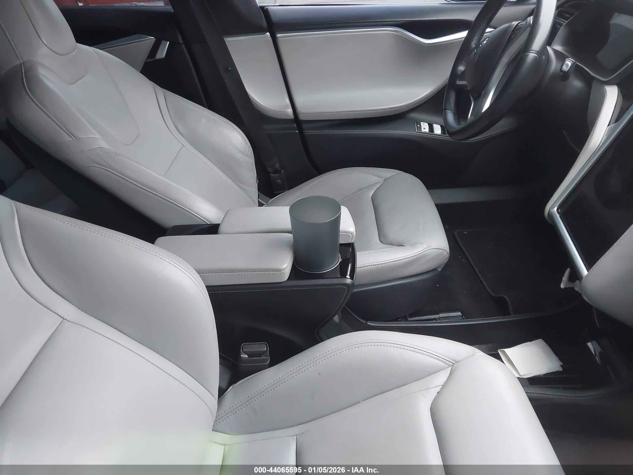TESLA MODEL image 5
