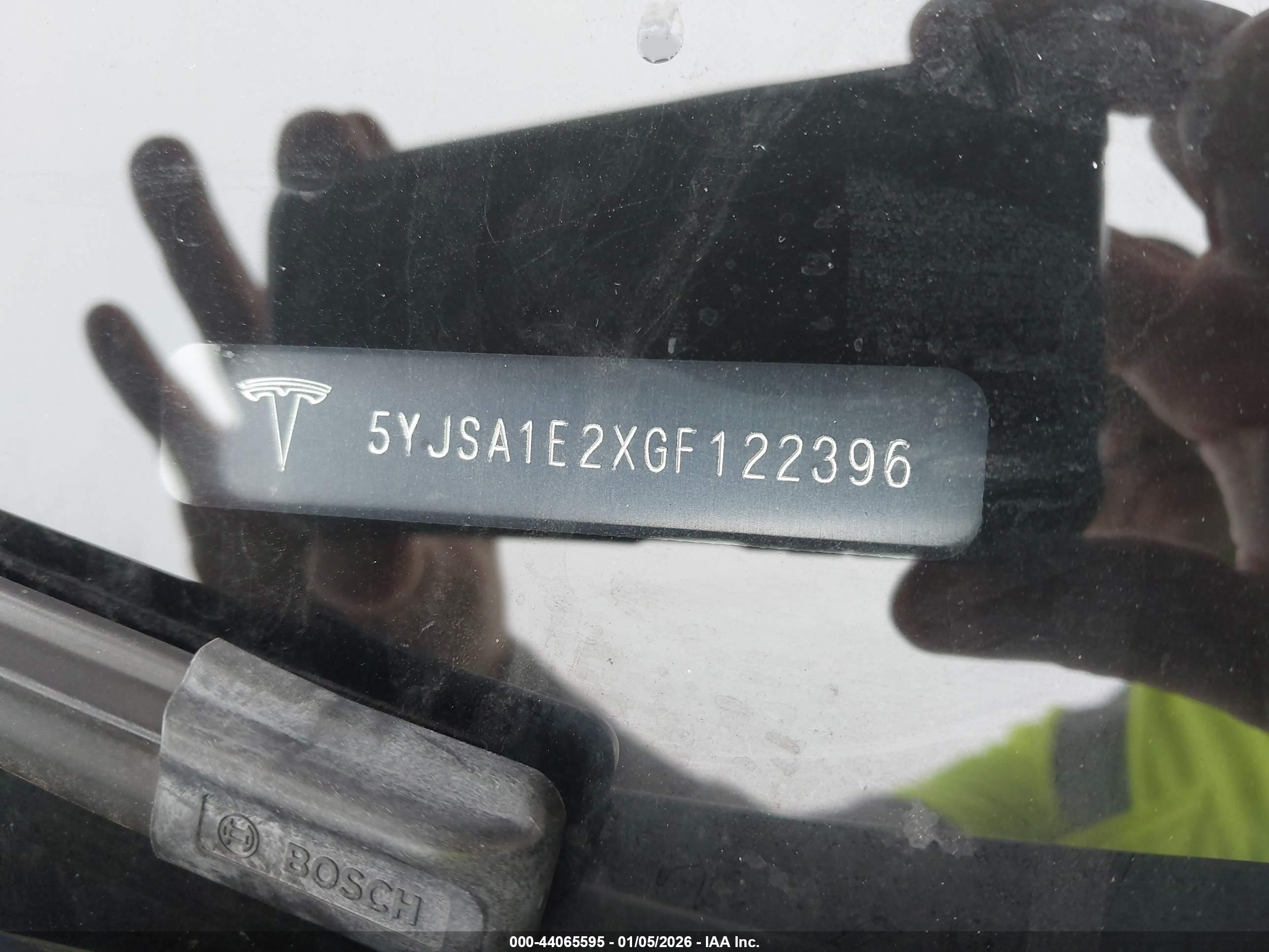TESLA MODEL image 9