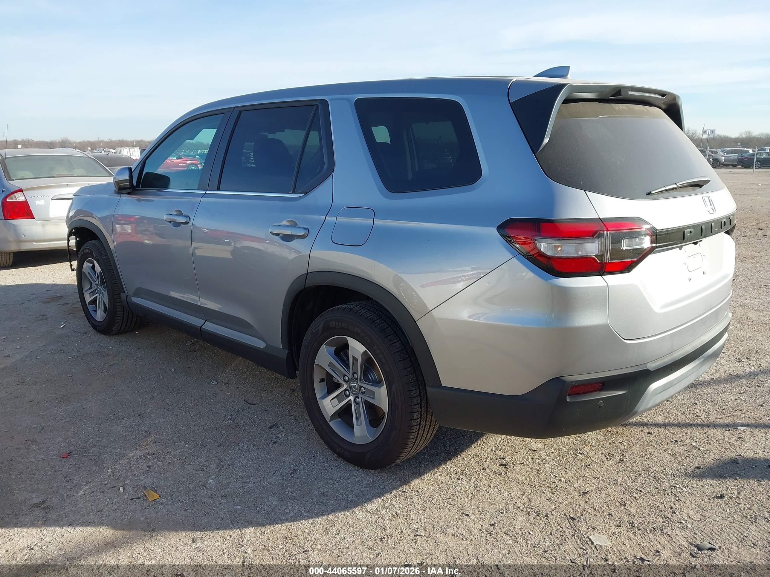 HONDA PILOT image 3