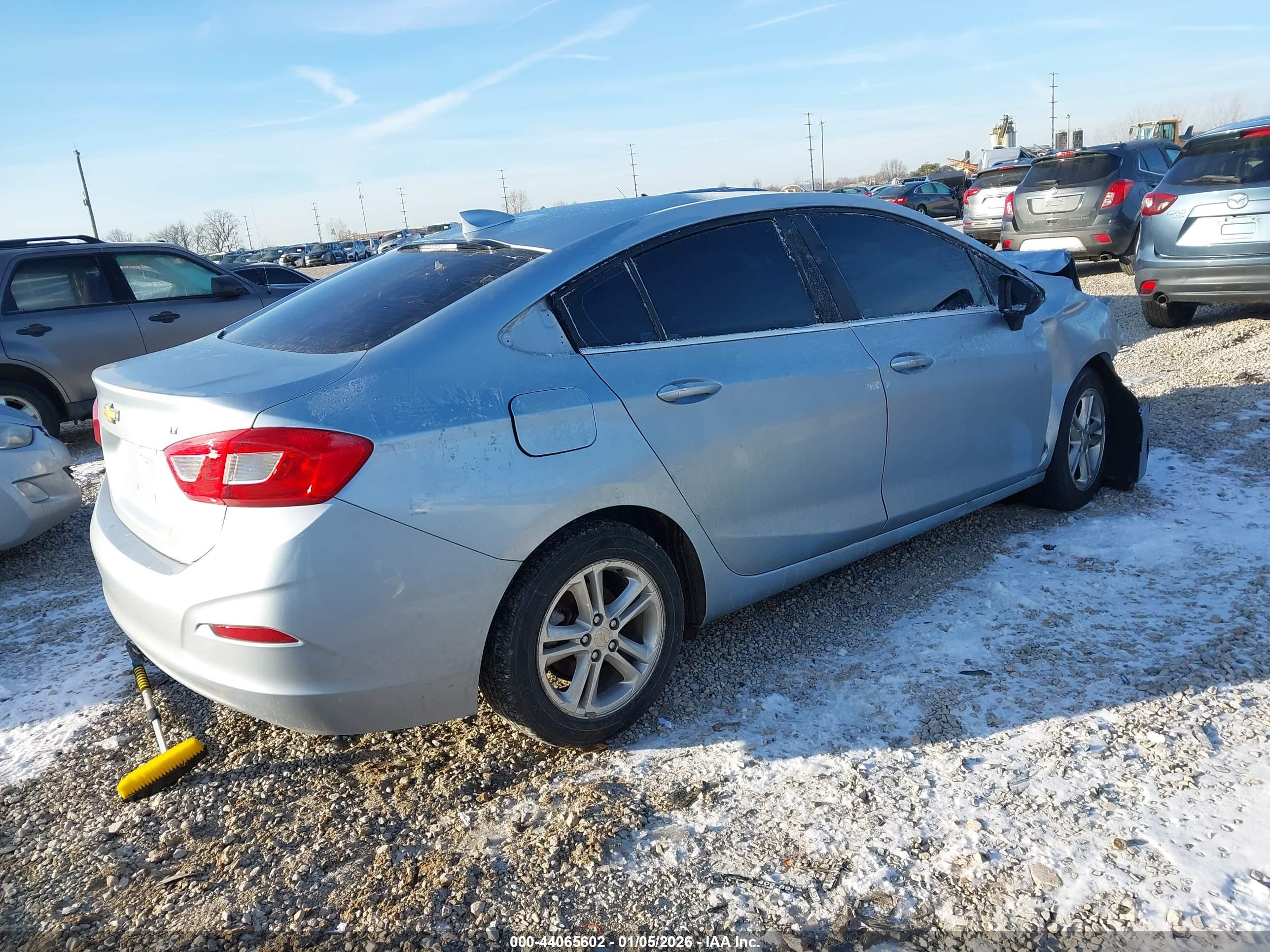 CHEVROLET CRUZE image 4
