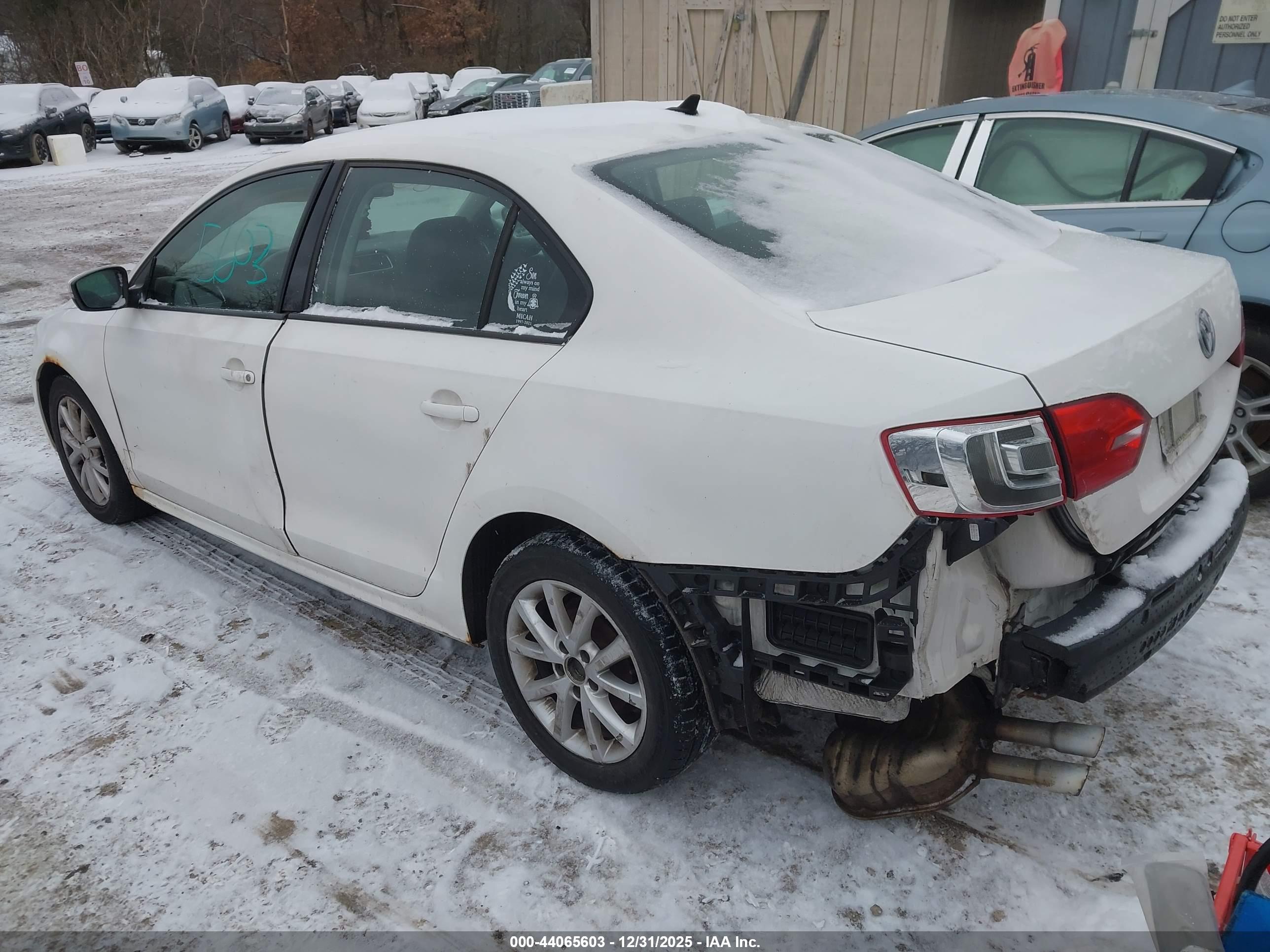 VOLKSWAGEN JETTA image 3