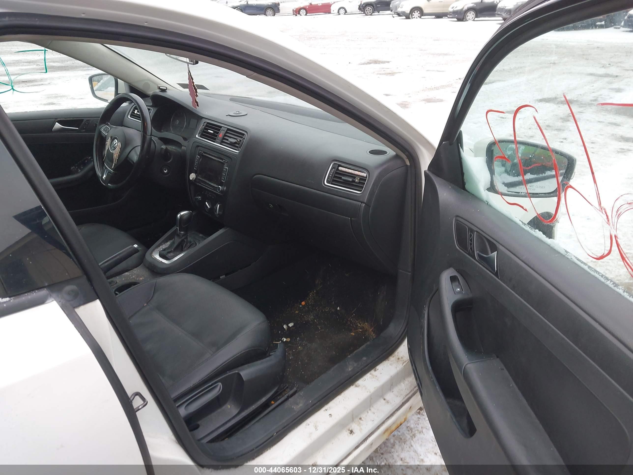 VOLKSWAGEN JETTA image 5