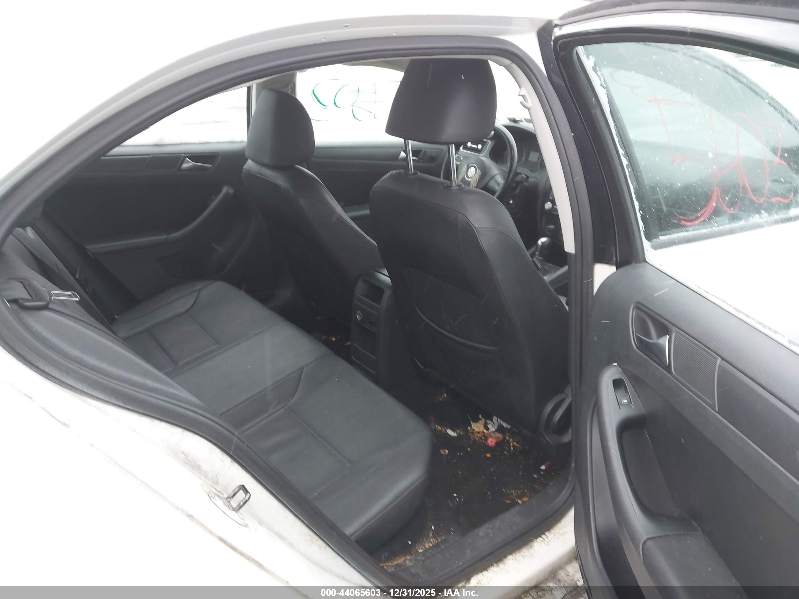 VOLKSWAGEN JETTA image 8