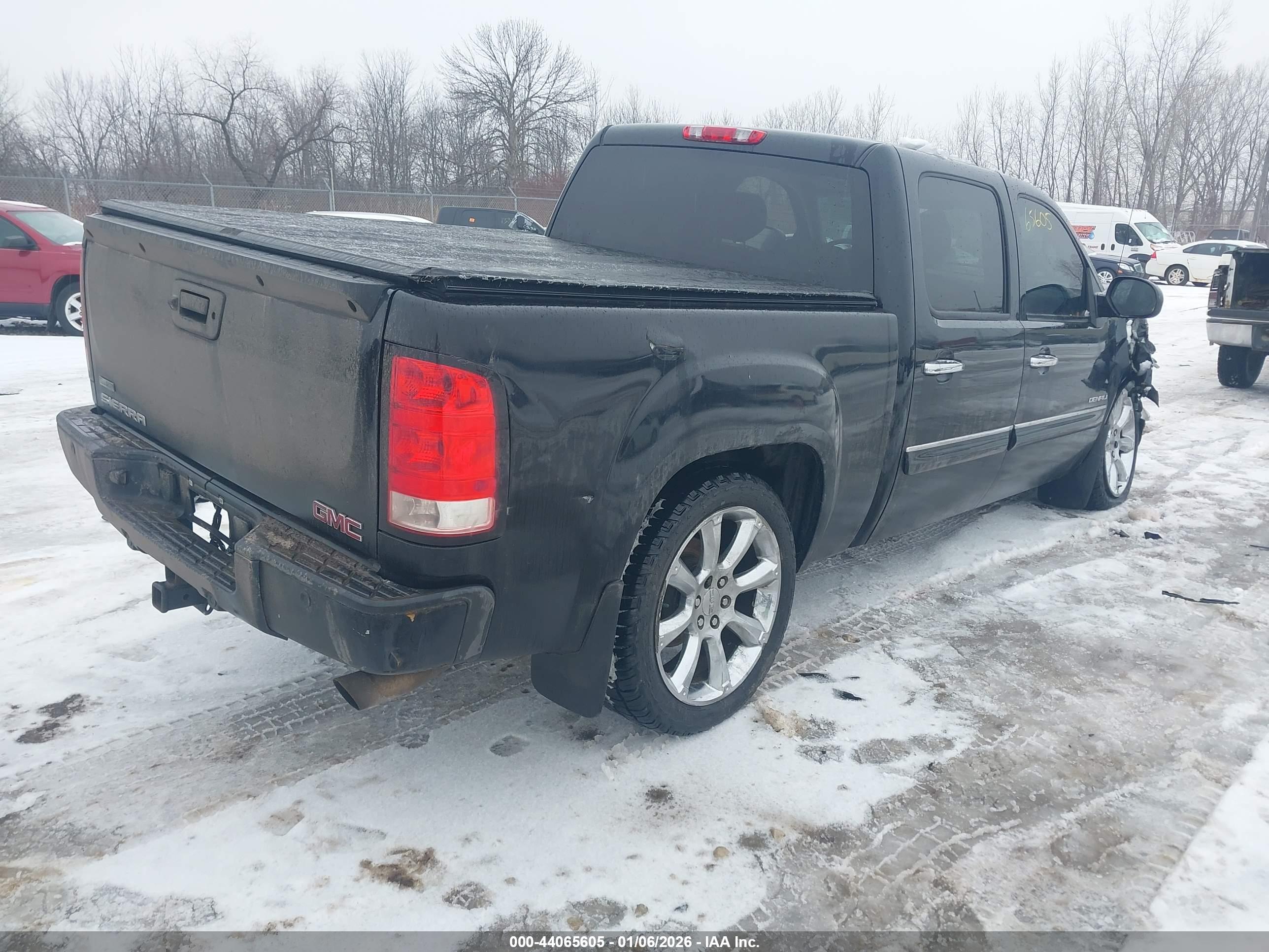 GMC SIERRA image 4