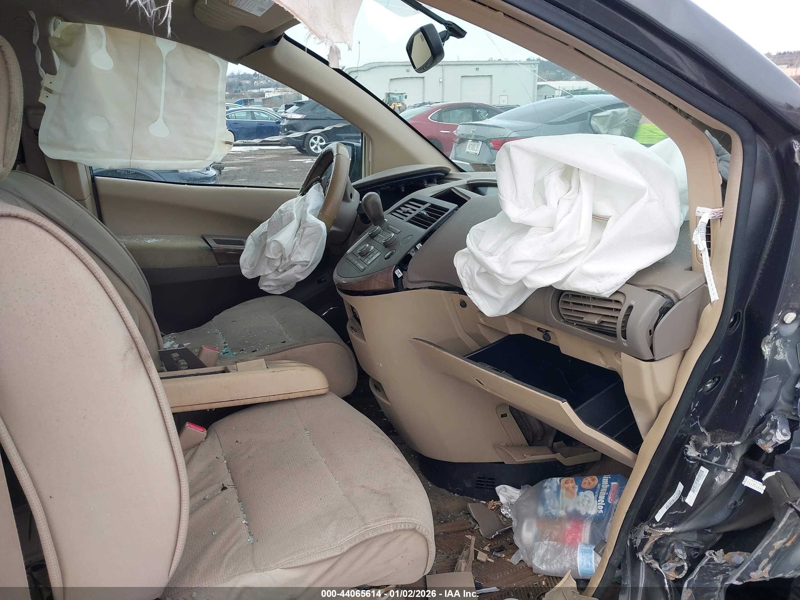 NISSAN QUEST image 5