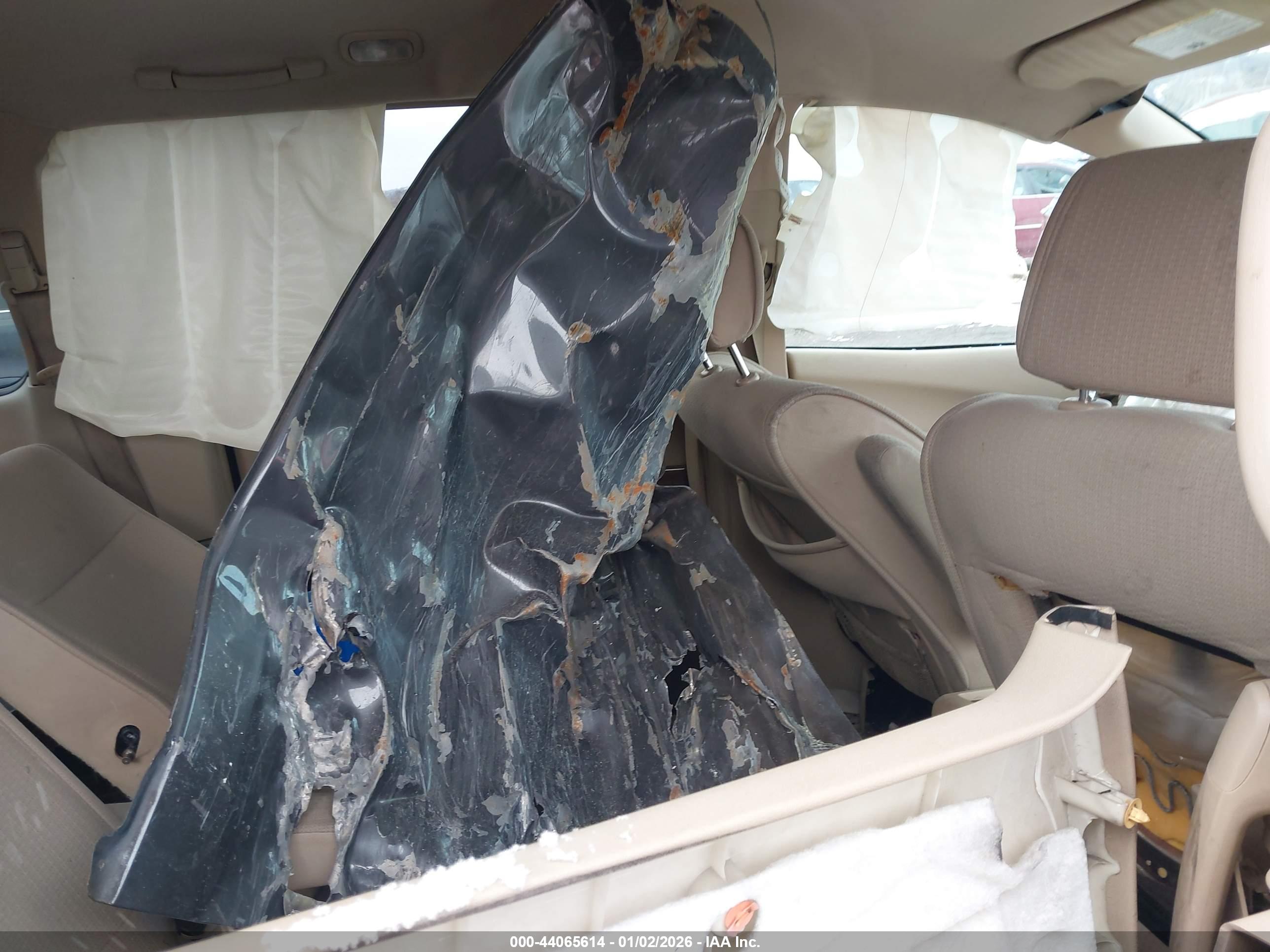 NISSAN QUEST image 8