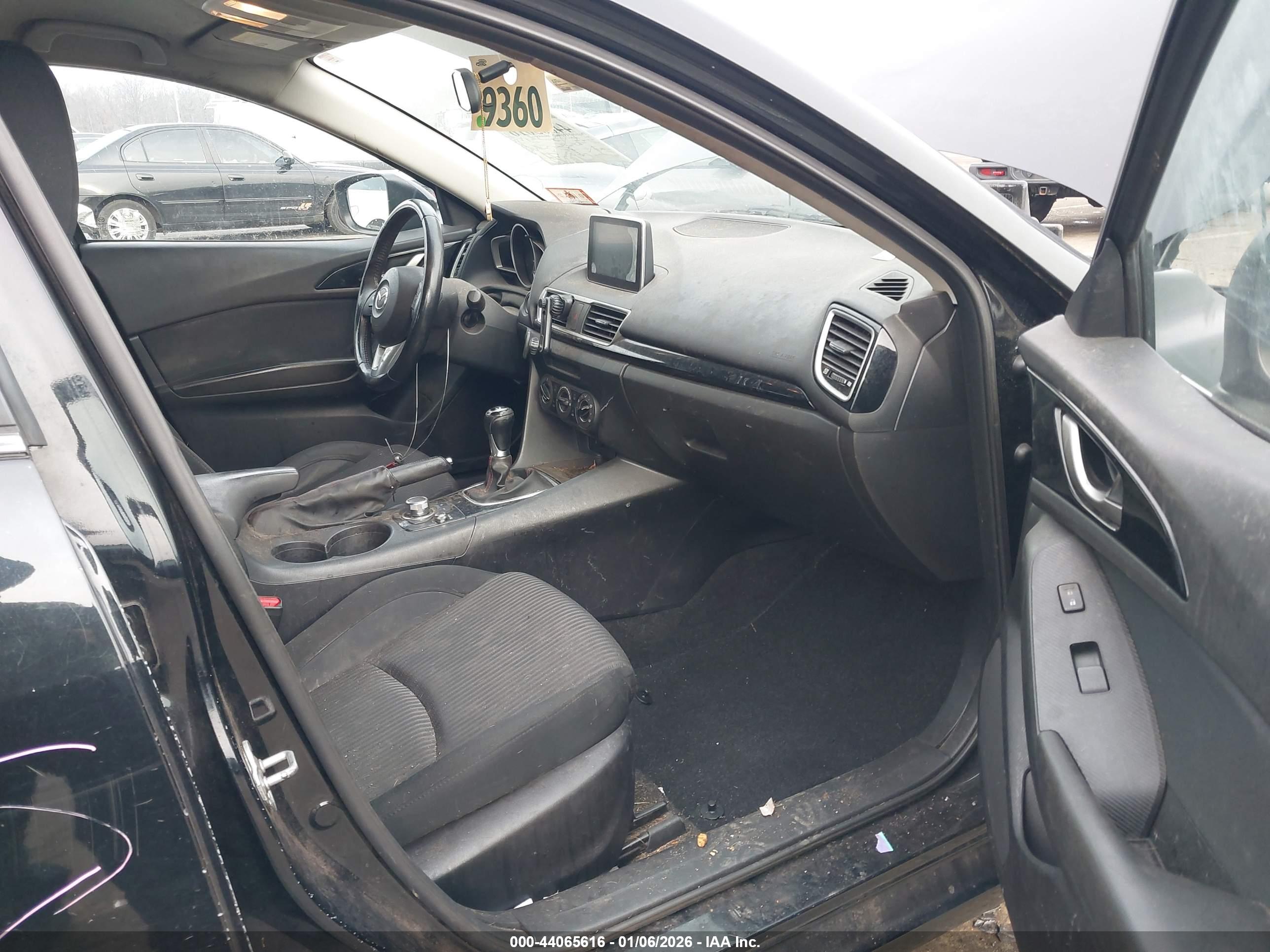 MAZDA MAZDA3 image 5