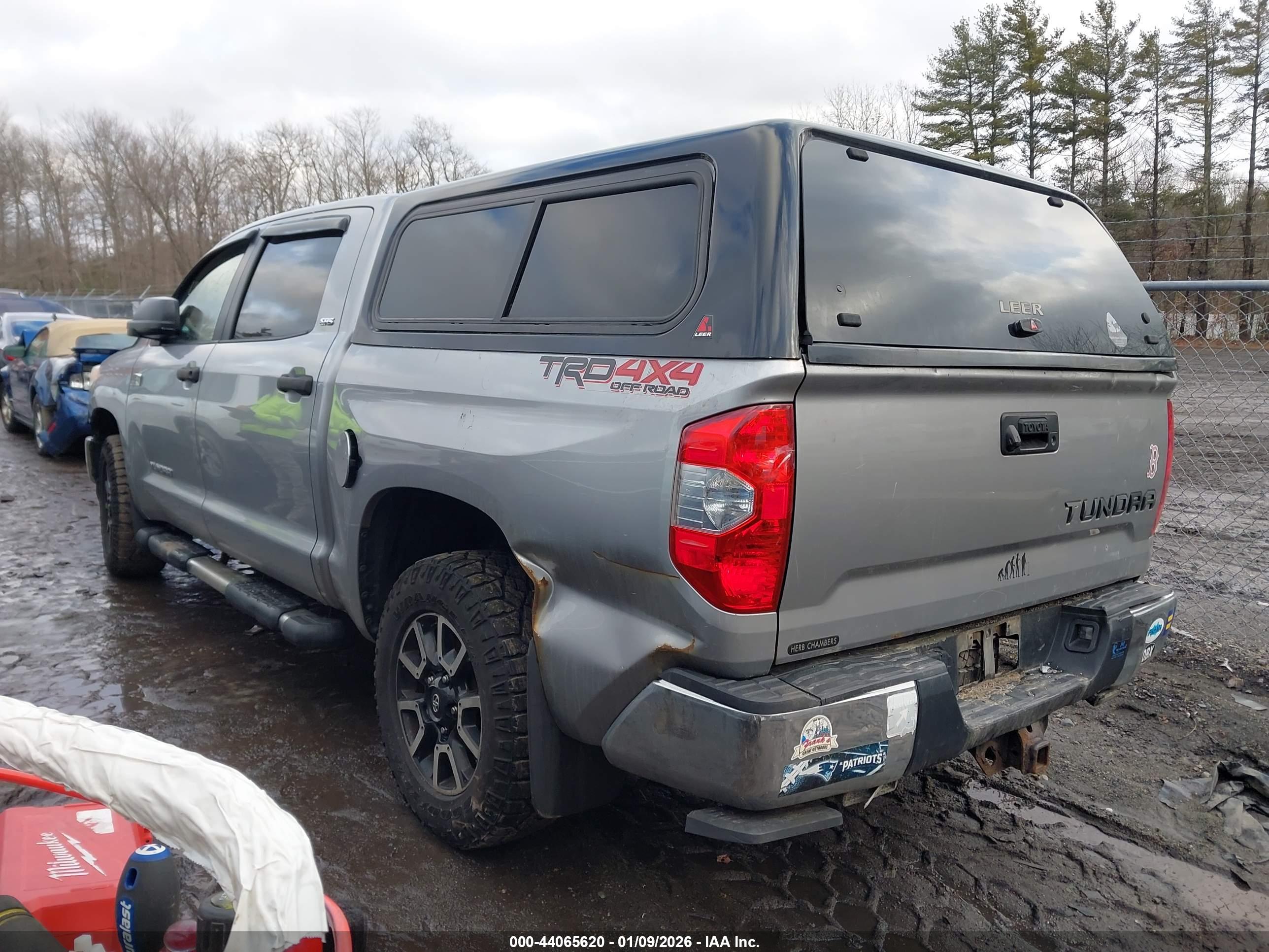 TOYOTA TUNDRA image 3