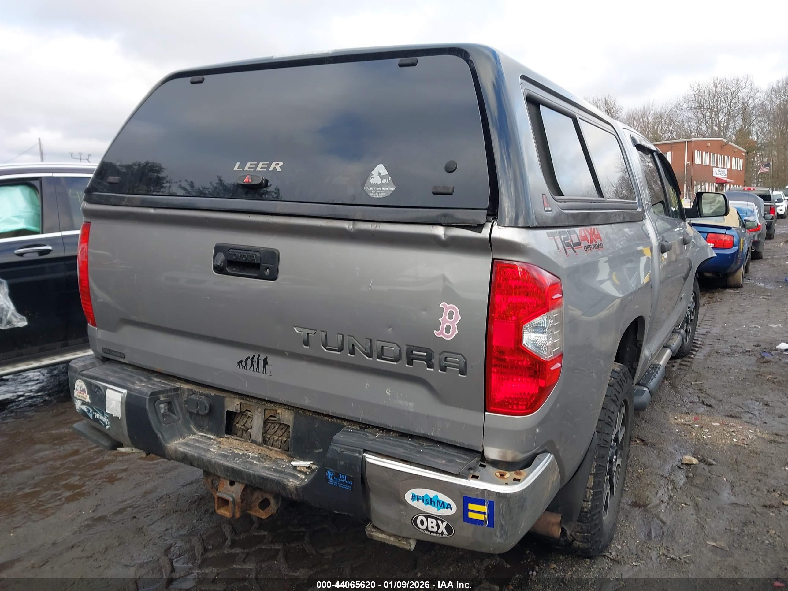 TOYOTA TUNDRA image 4