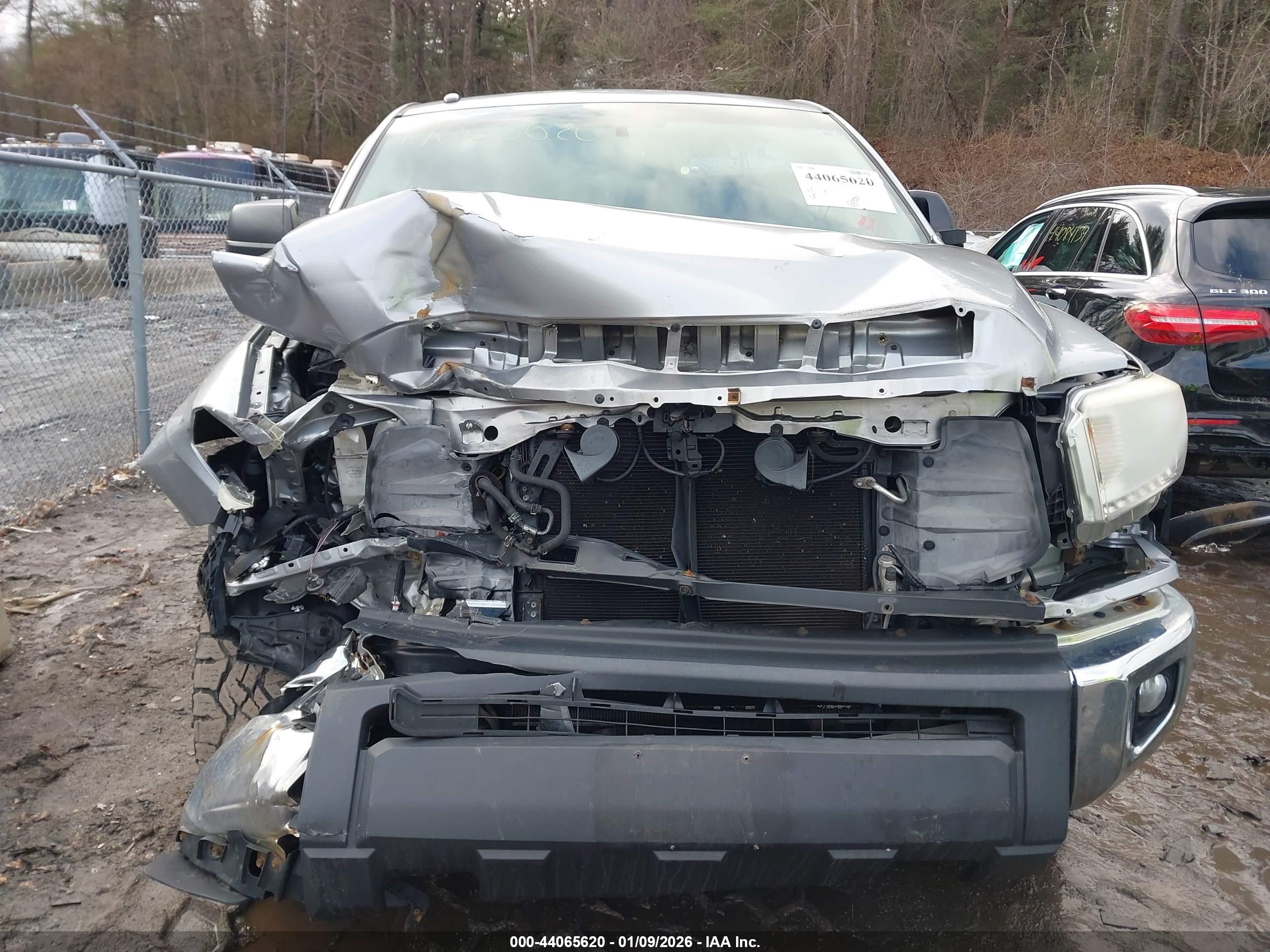 TOYOTA TUNDRA image 6