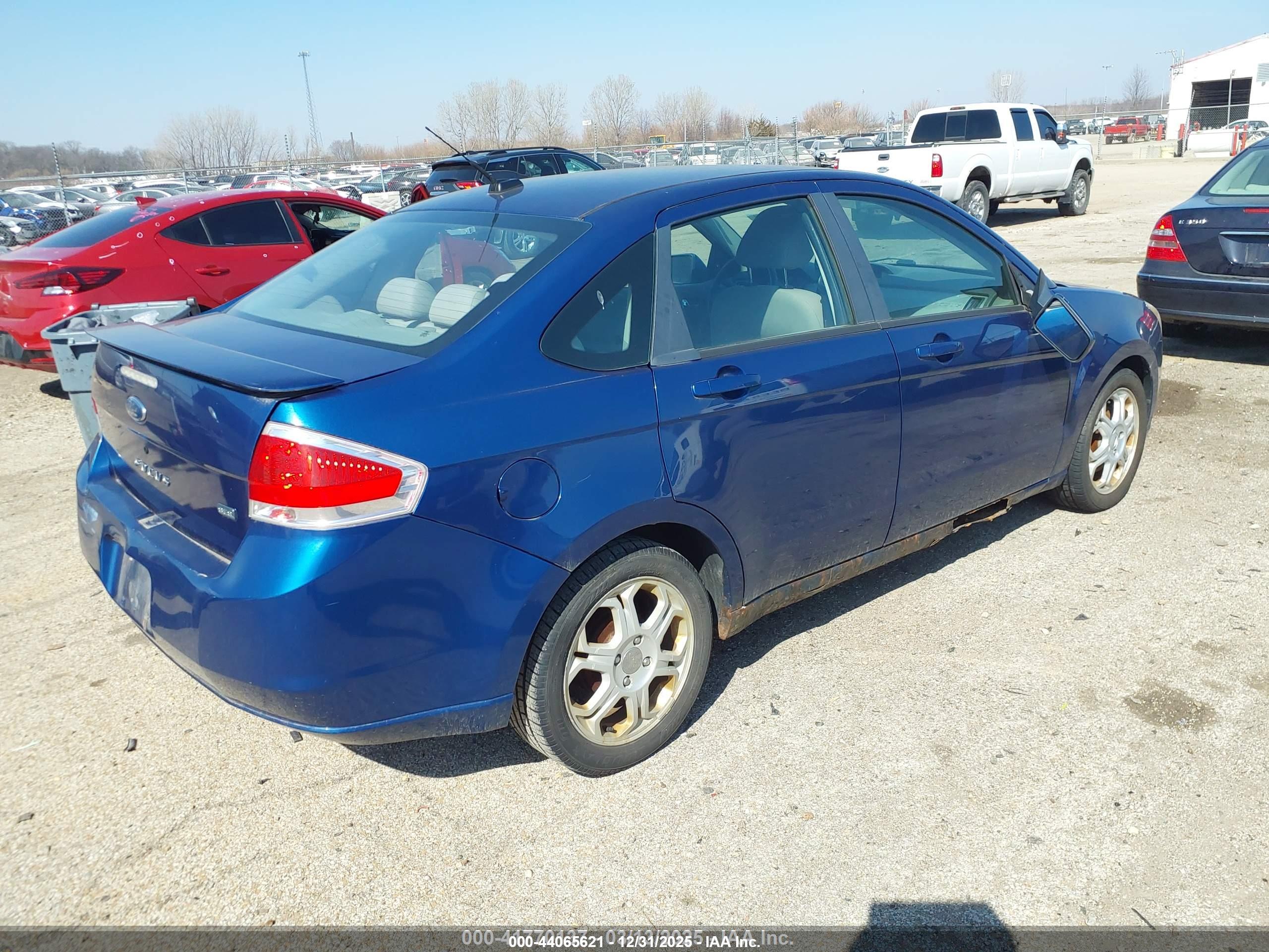 FORD FOCUS image 4