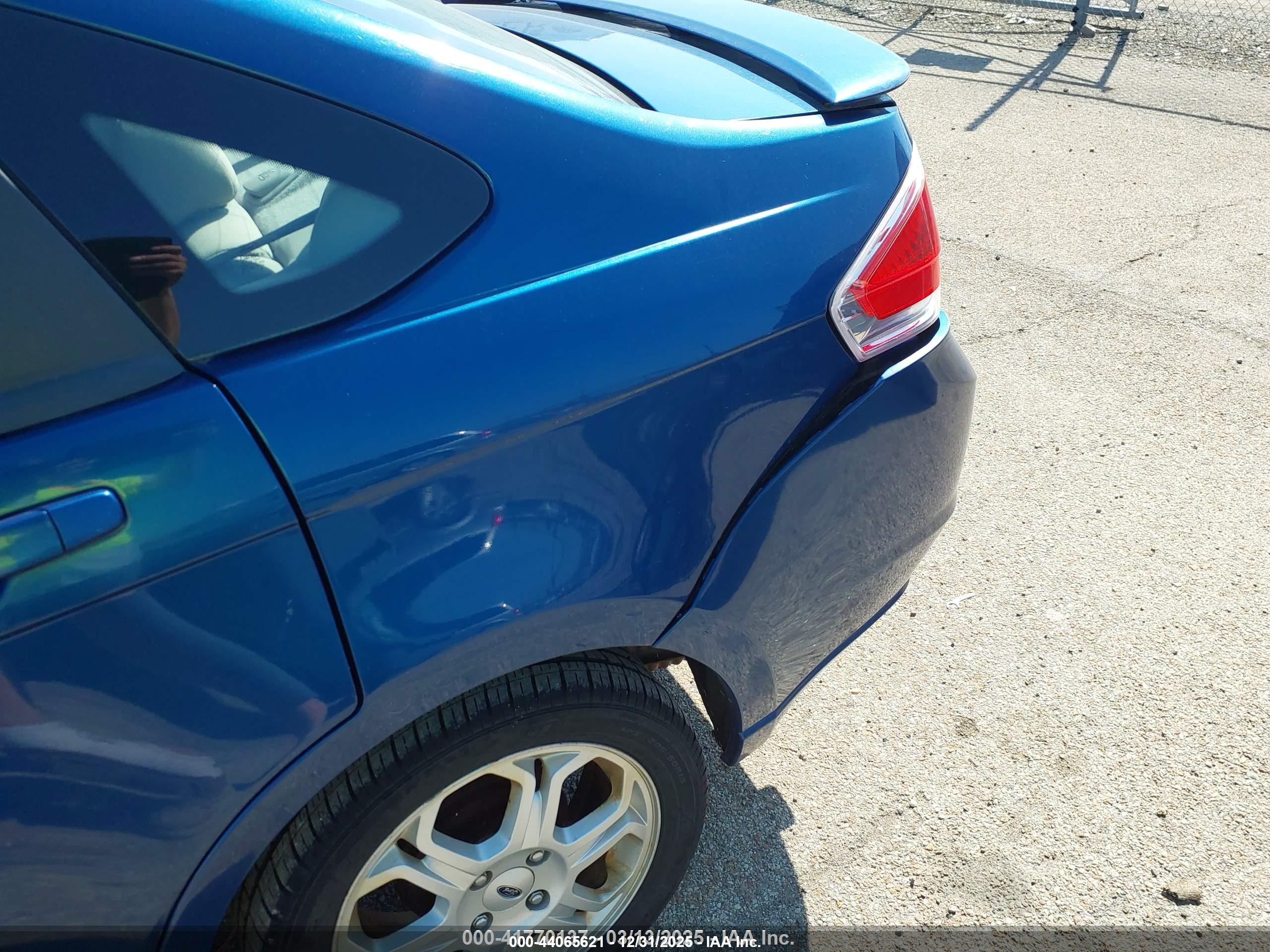 FORD FOCUS image 6