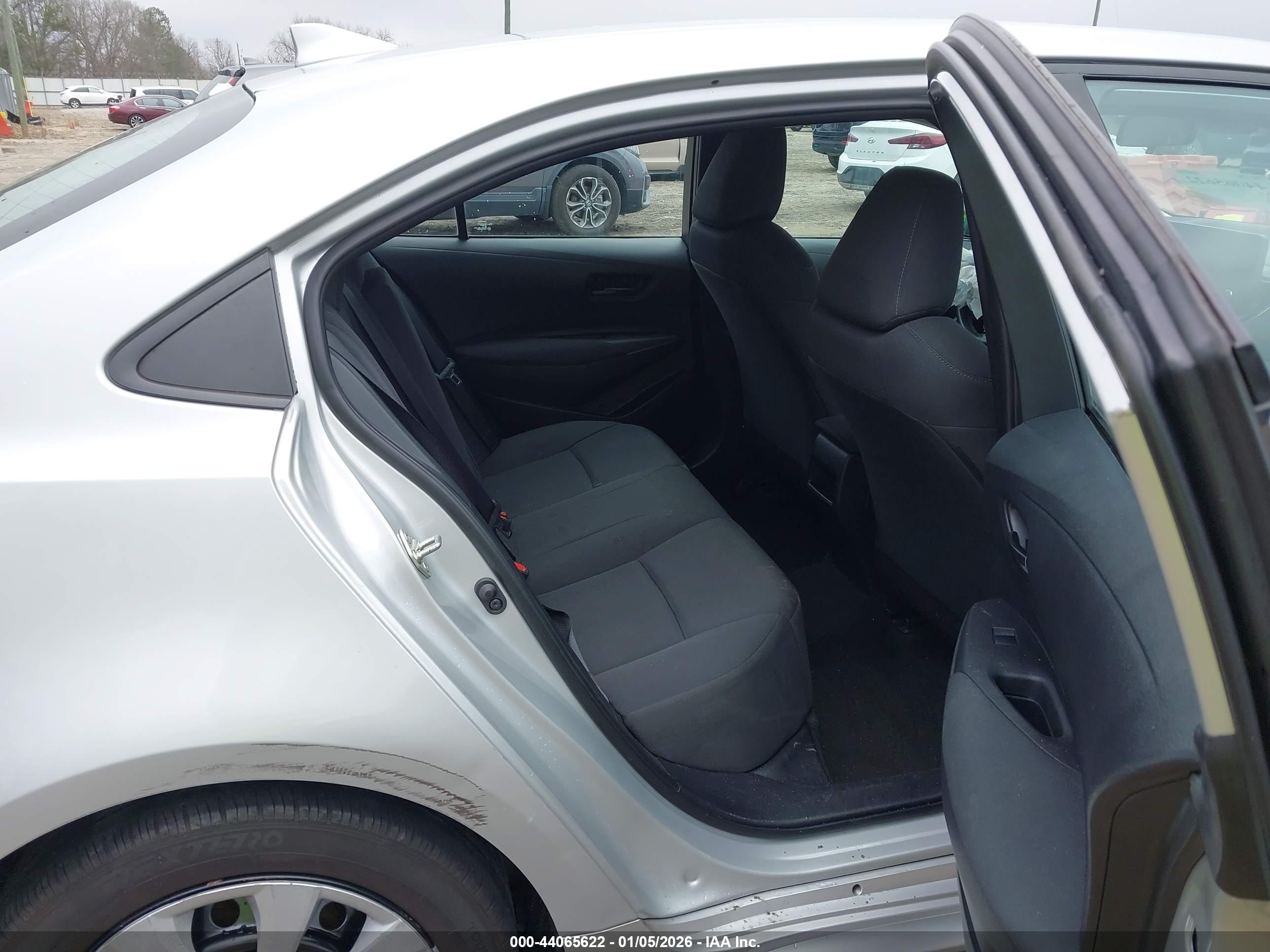 TOYOTA COROLLA image 8
