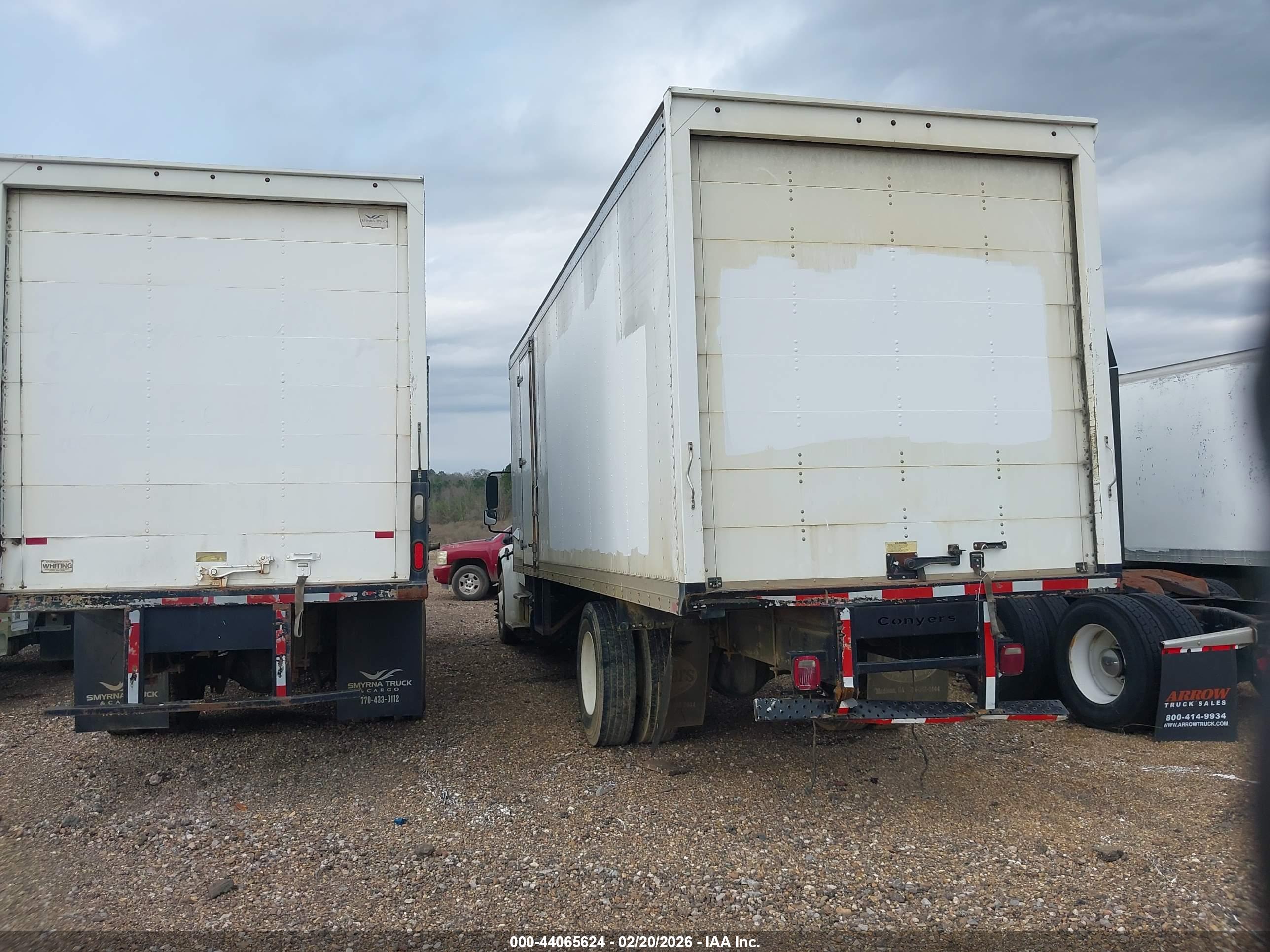 FREIGHTLINER M2 image 3