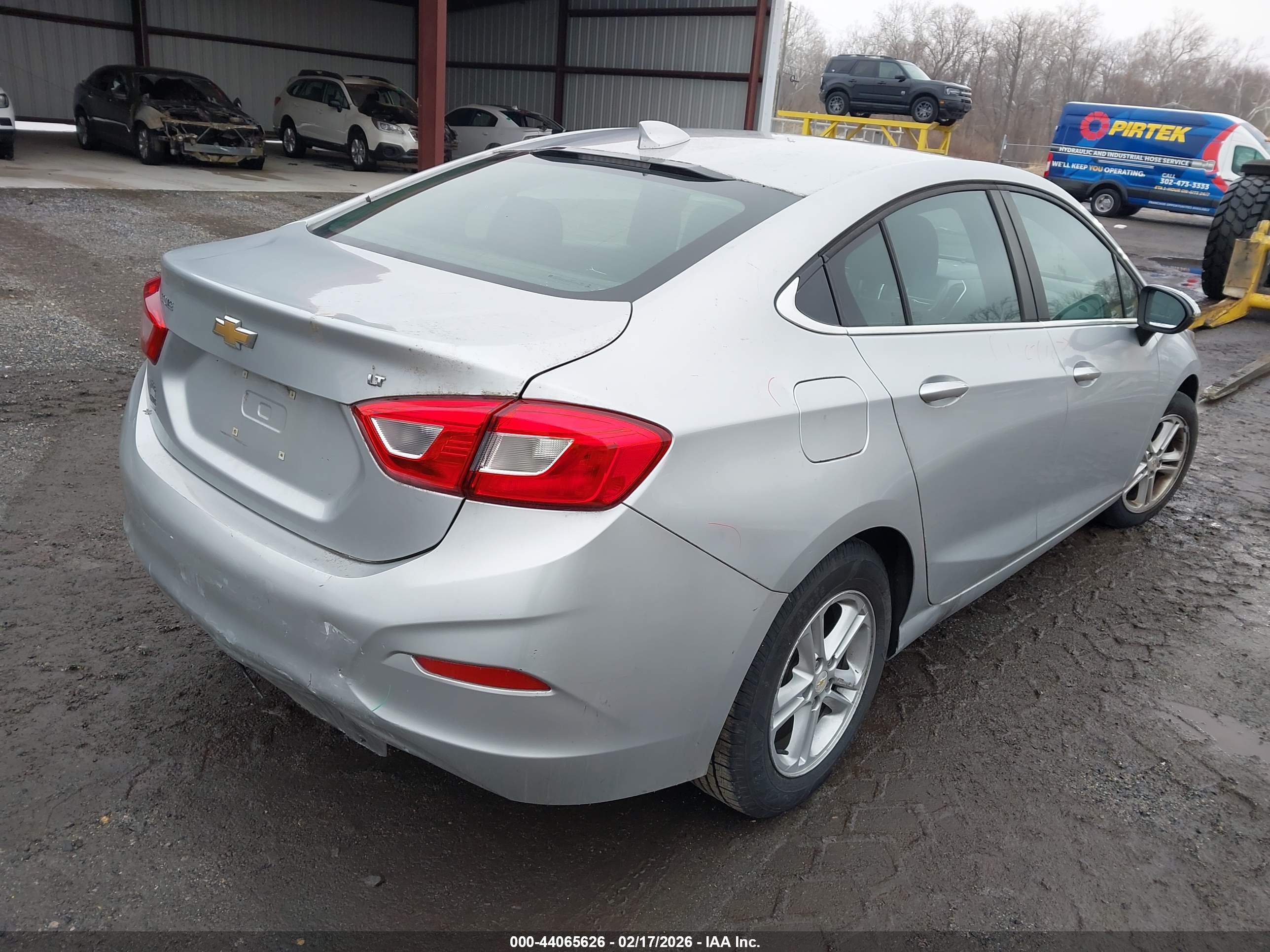 CHEVROLET CRUZE image 4