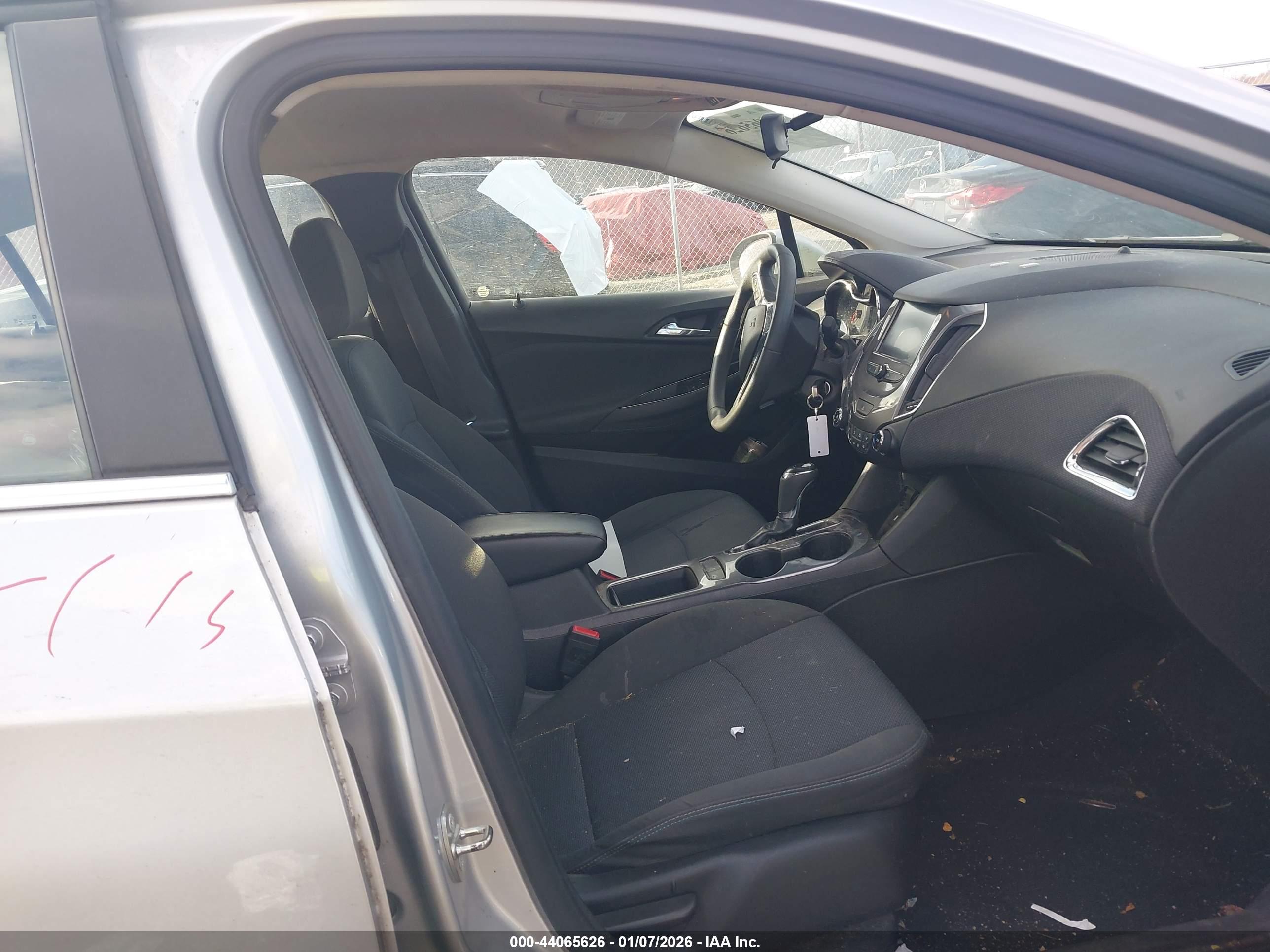 CHEVROLET CRUZE image 5