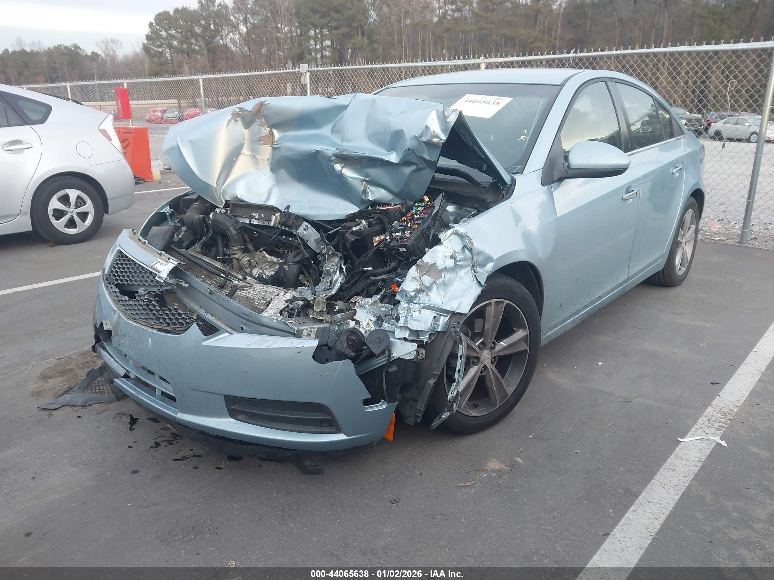 CHEVROLET CRUZE image 2