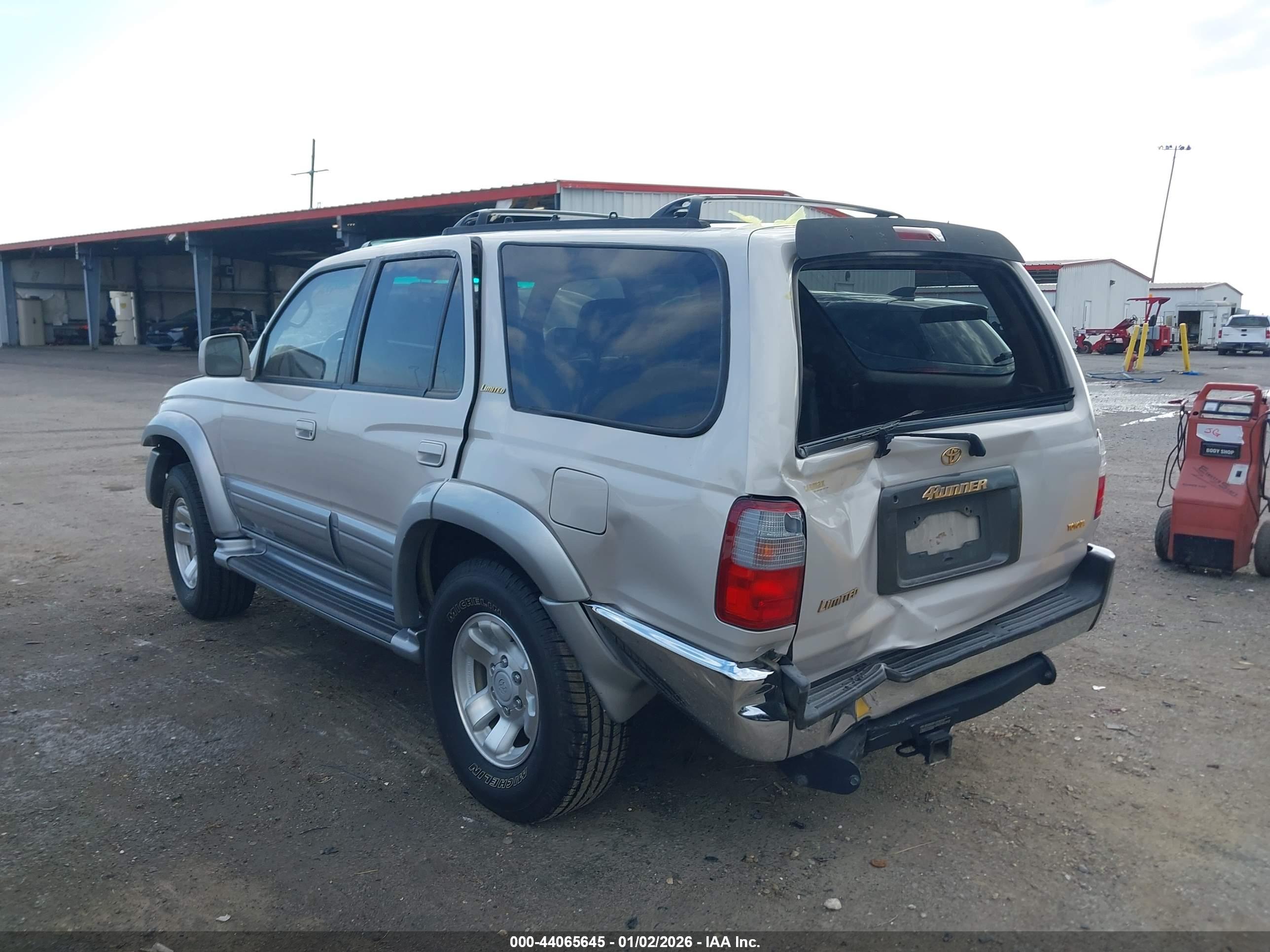 TOYOTA 4RUNNER image 3