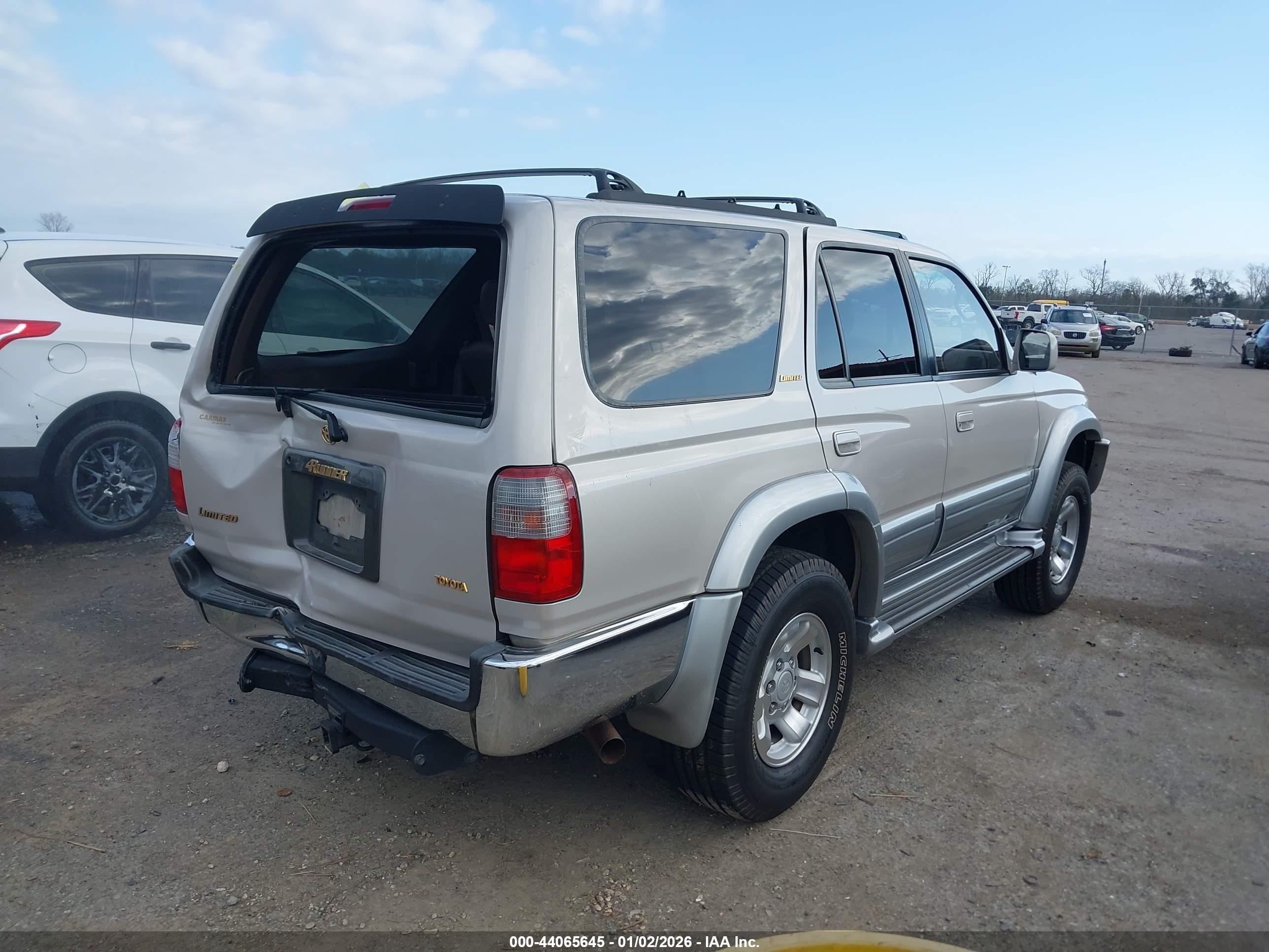 TOYOTA 4RUNNER image 4