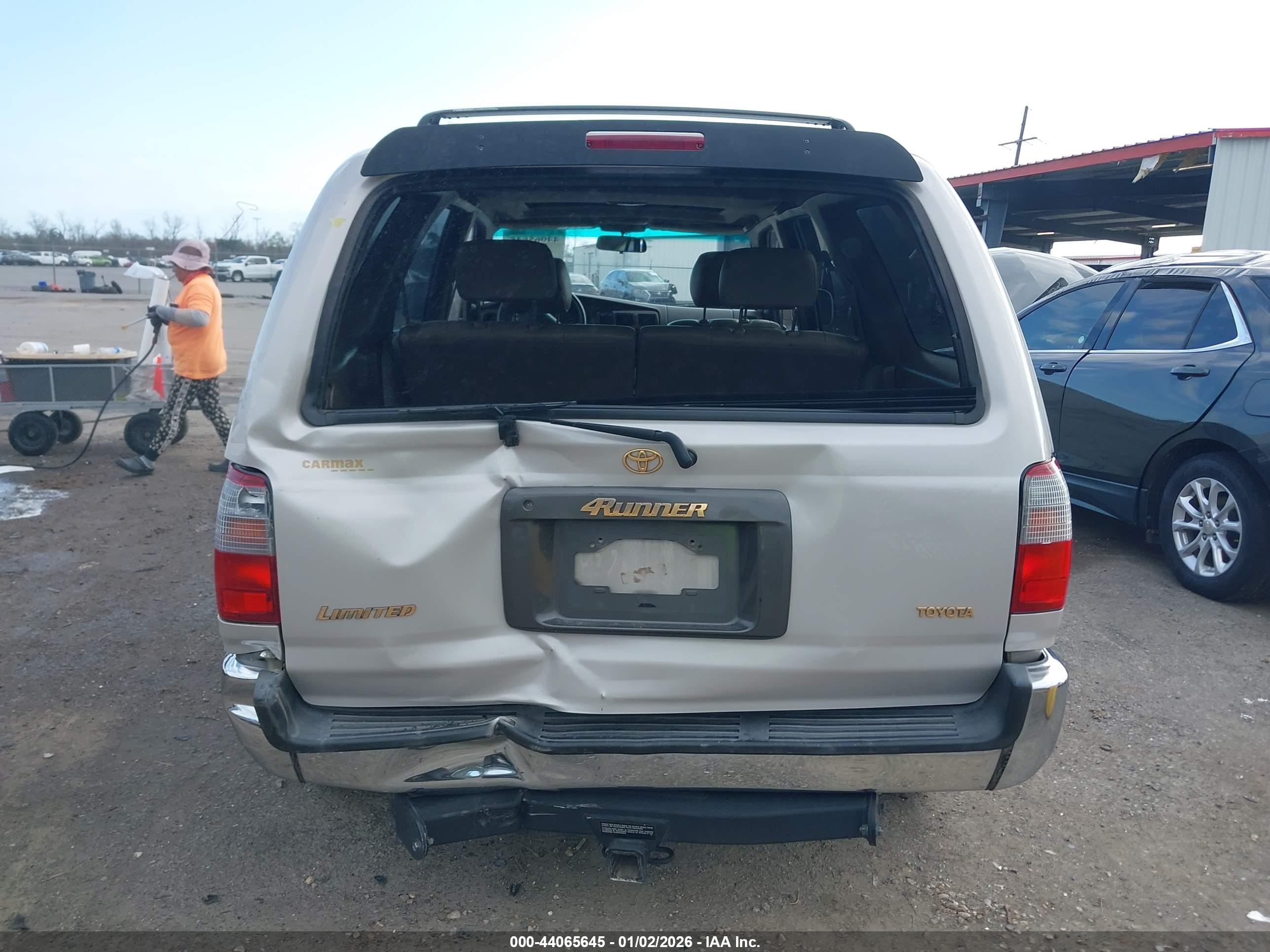 TOYOTA 4RUNNER image 6