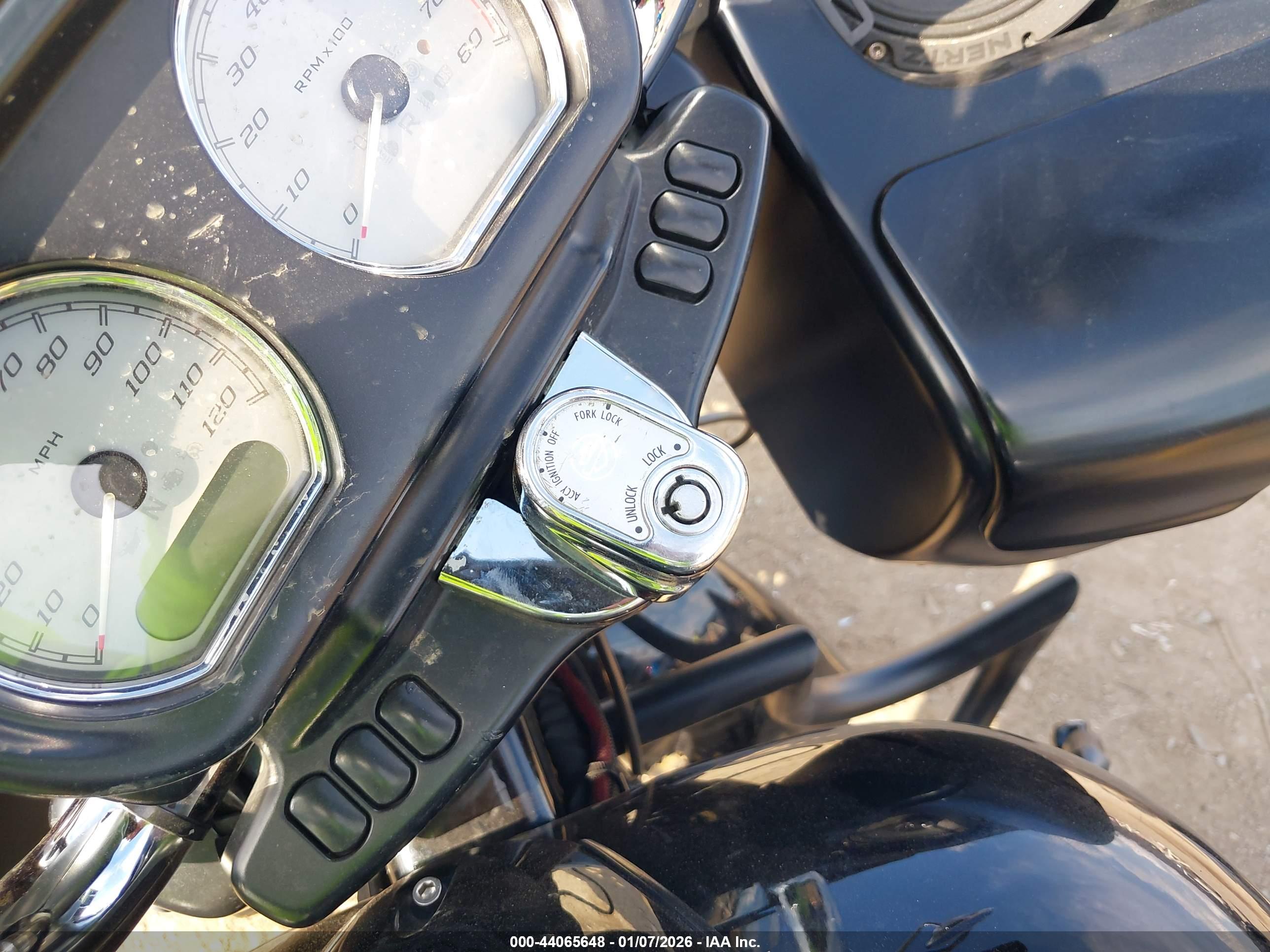 HARLEY-DAVIDSON FLTRX image 11