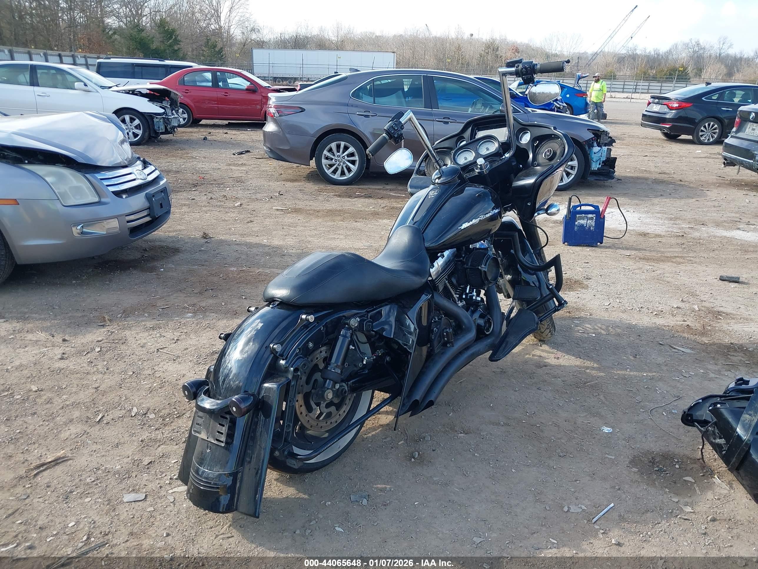 HARLEY-DAVIDSON FLTRX image 4