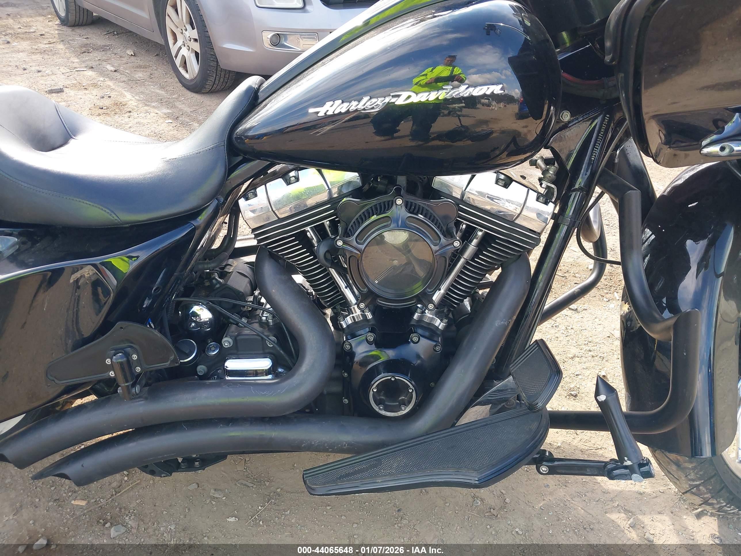 HARLEY-DAVIDSON FLTRX image 8