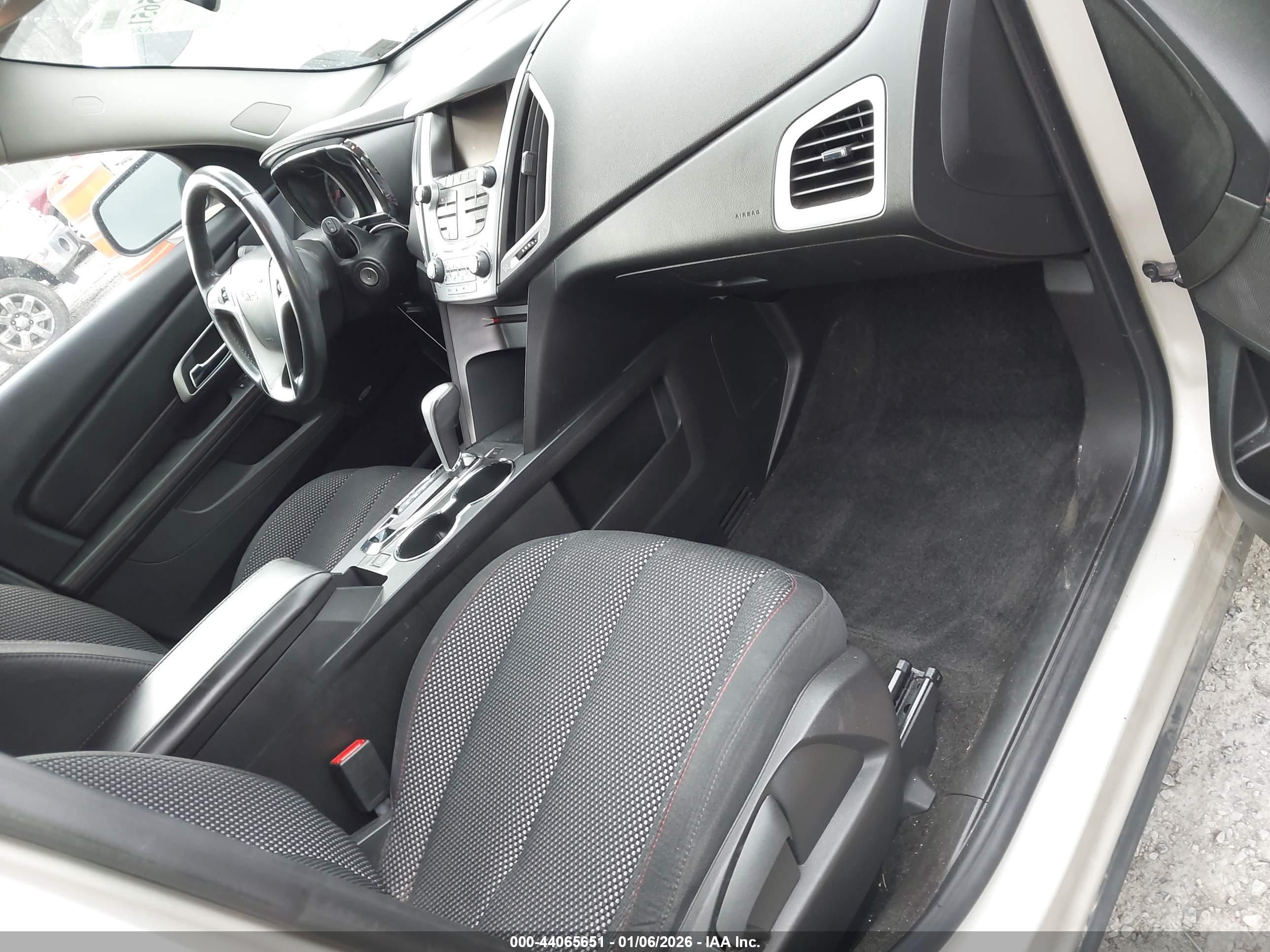 GMC TERRAIN image 5
