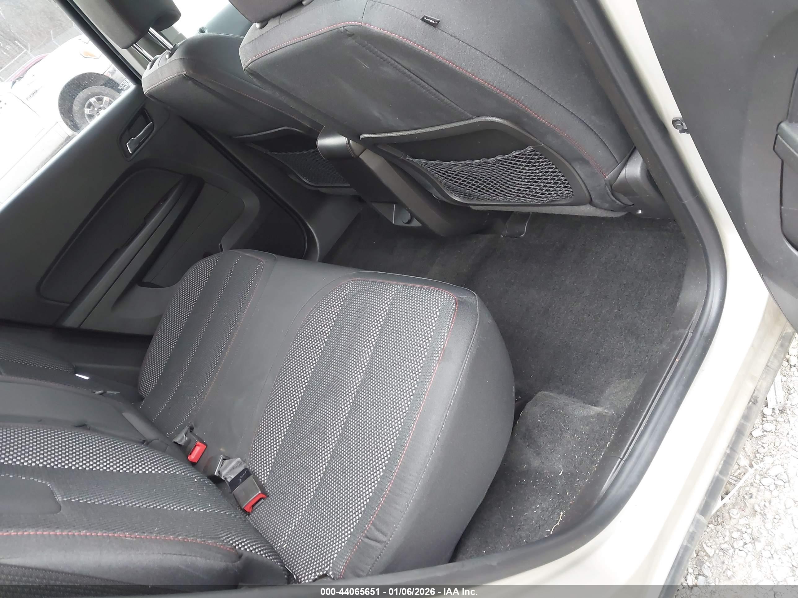 GMC TERRAIN image 8