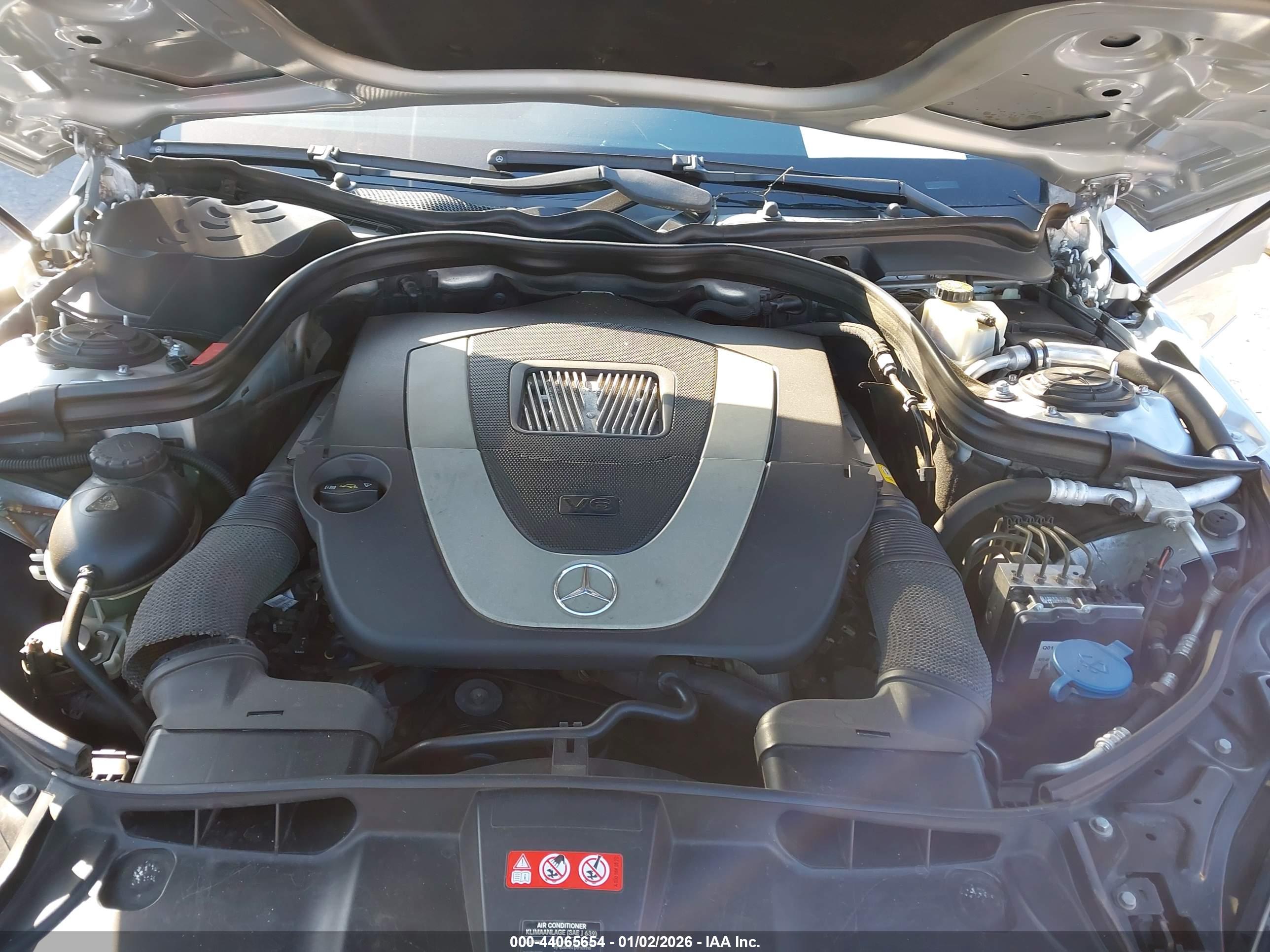 MERCEDES-BENZ E image 10
