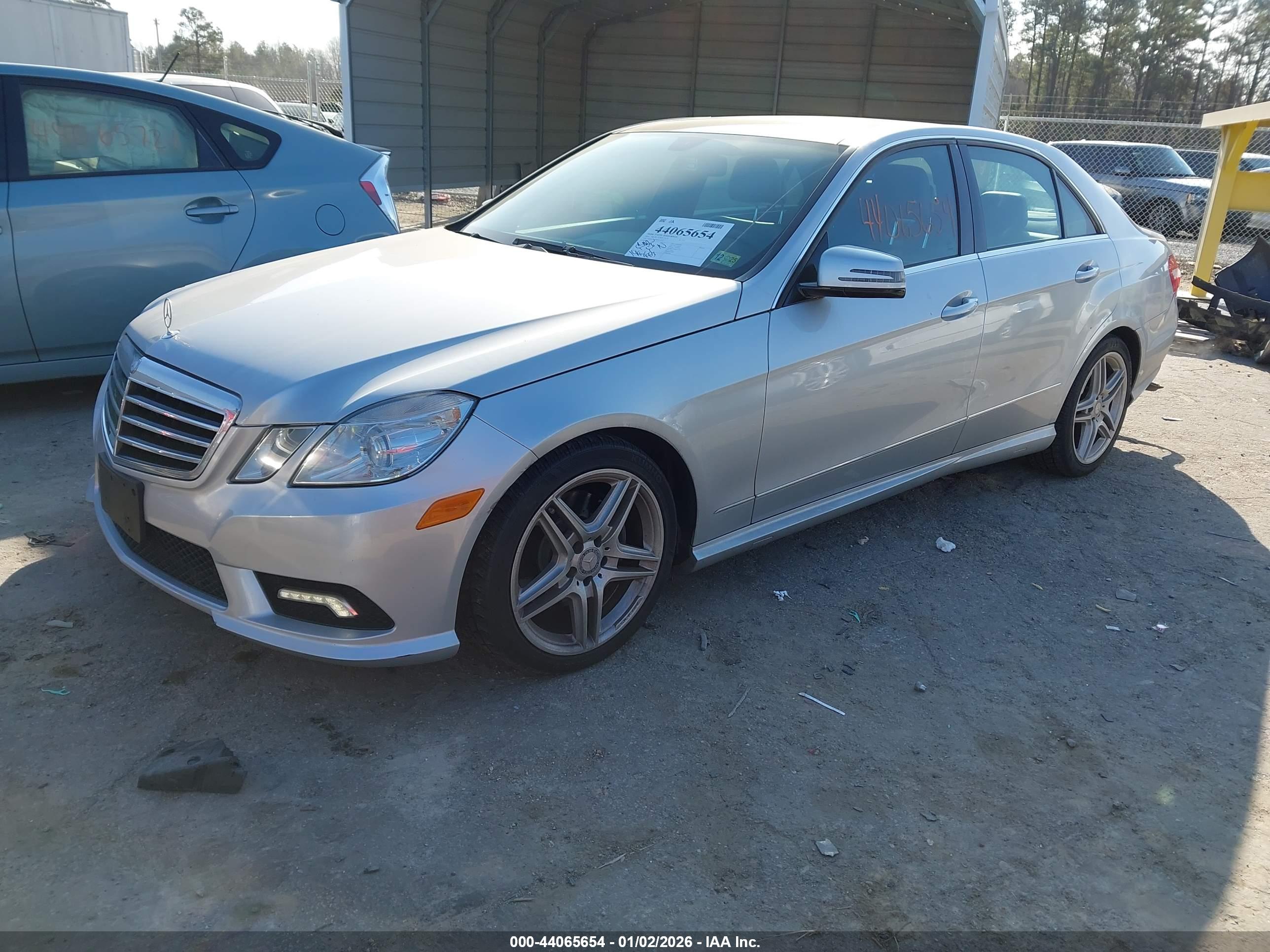 MERCEDES-BENZ E image 2