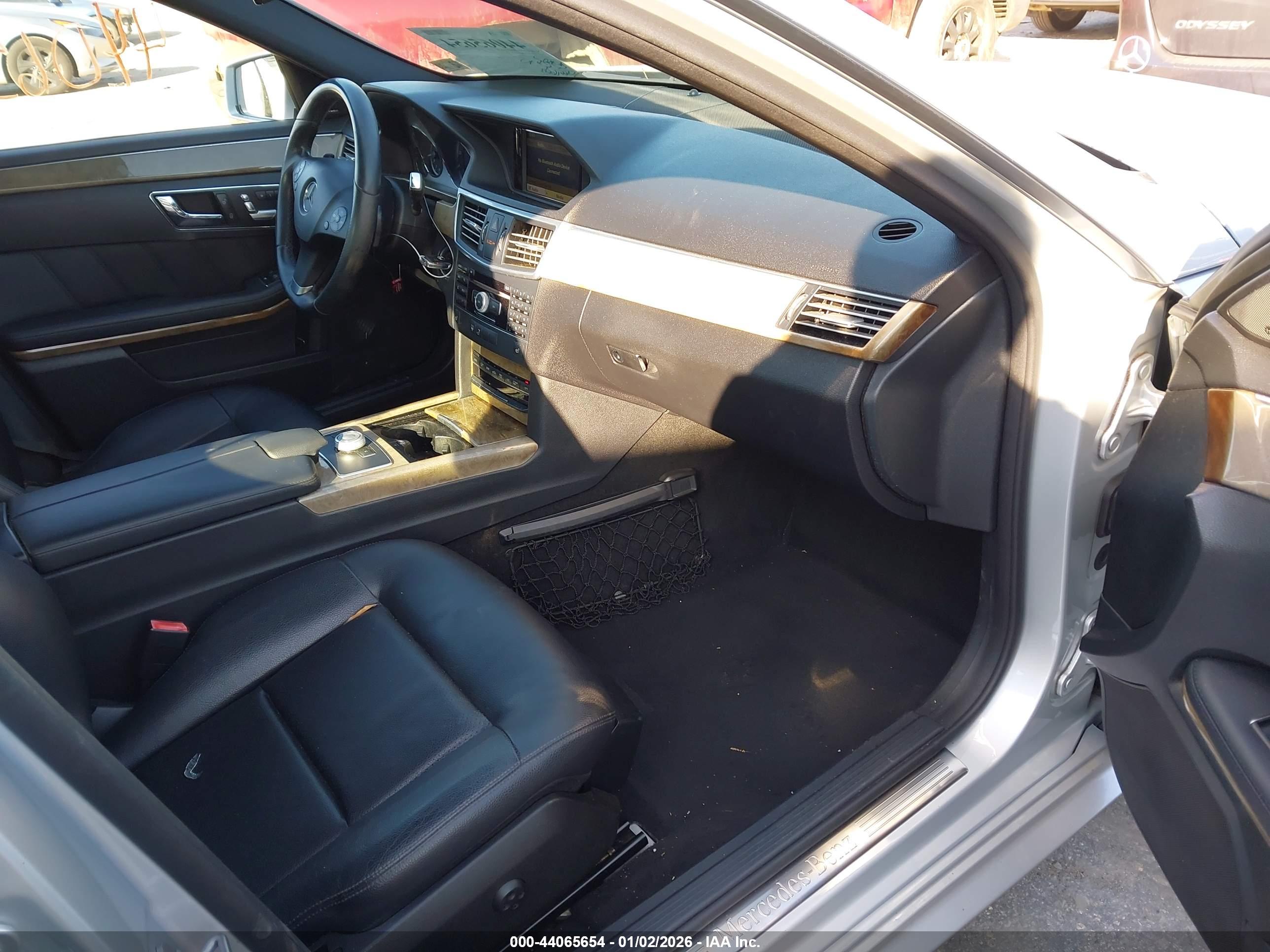 MERCEDES-BENZ E image 5