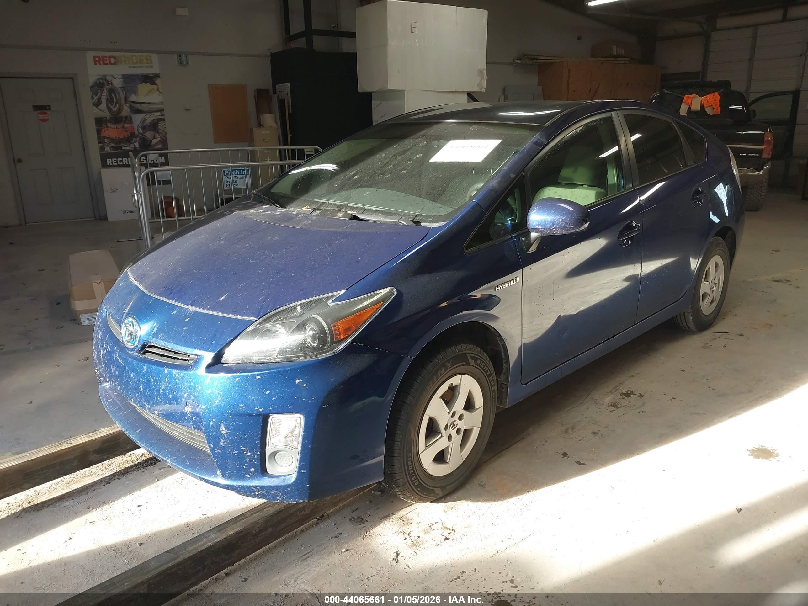 TOYOTA PRIUS image 2