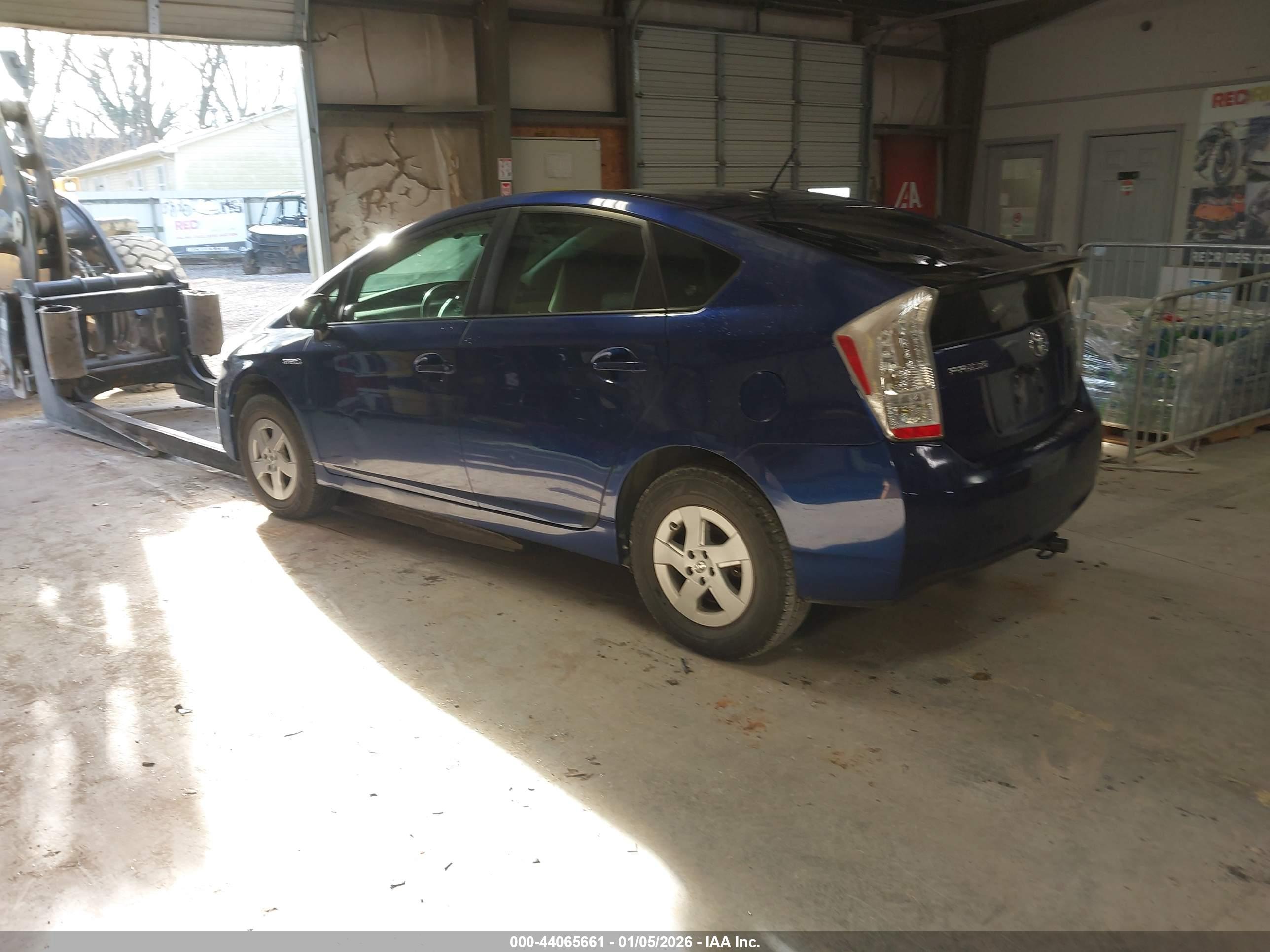 TOYOTA PRIUS image 3