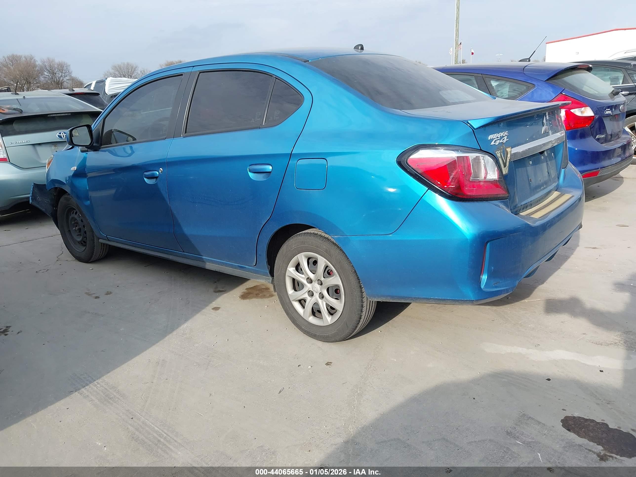 MITSUBISHI MIRAGE image 3