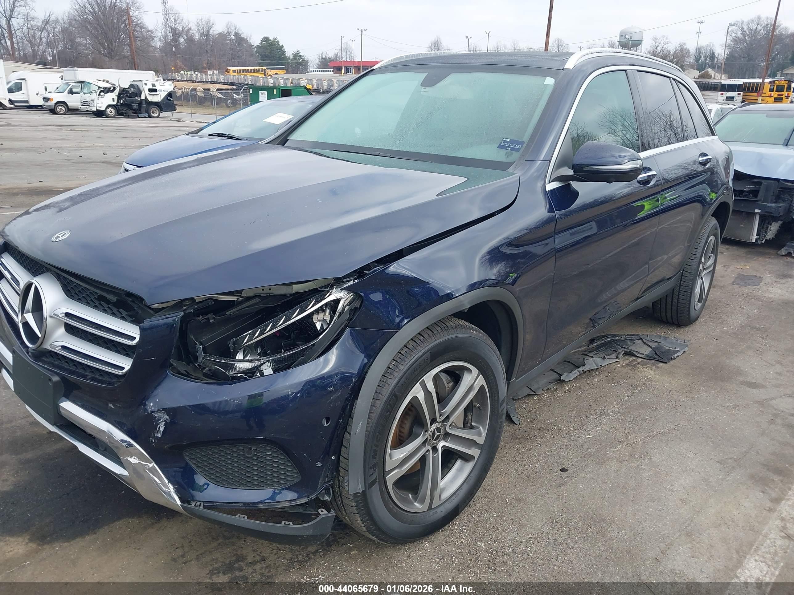 MERCEDES-BENZ GLC image 6