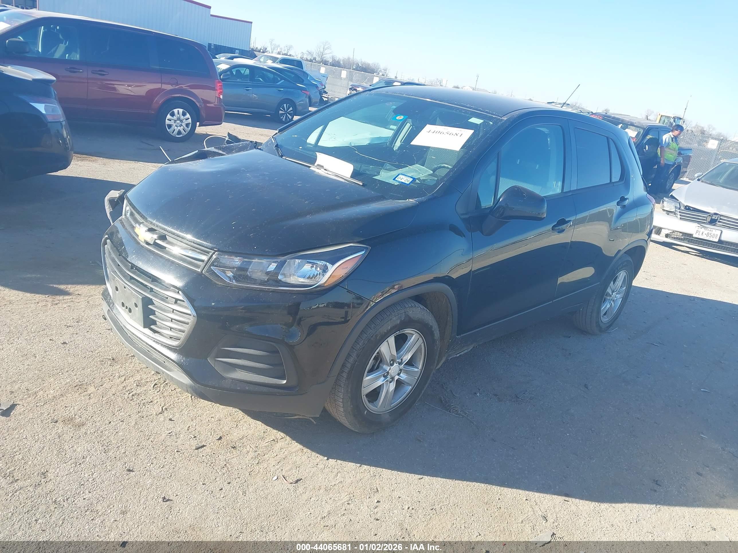 CHEVROLET TRAX image 2