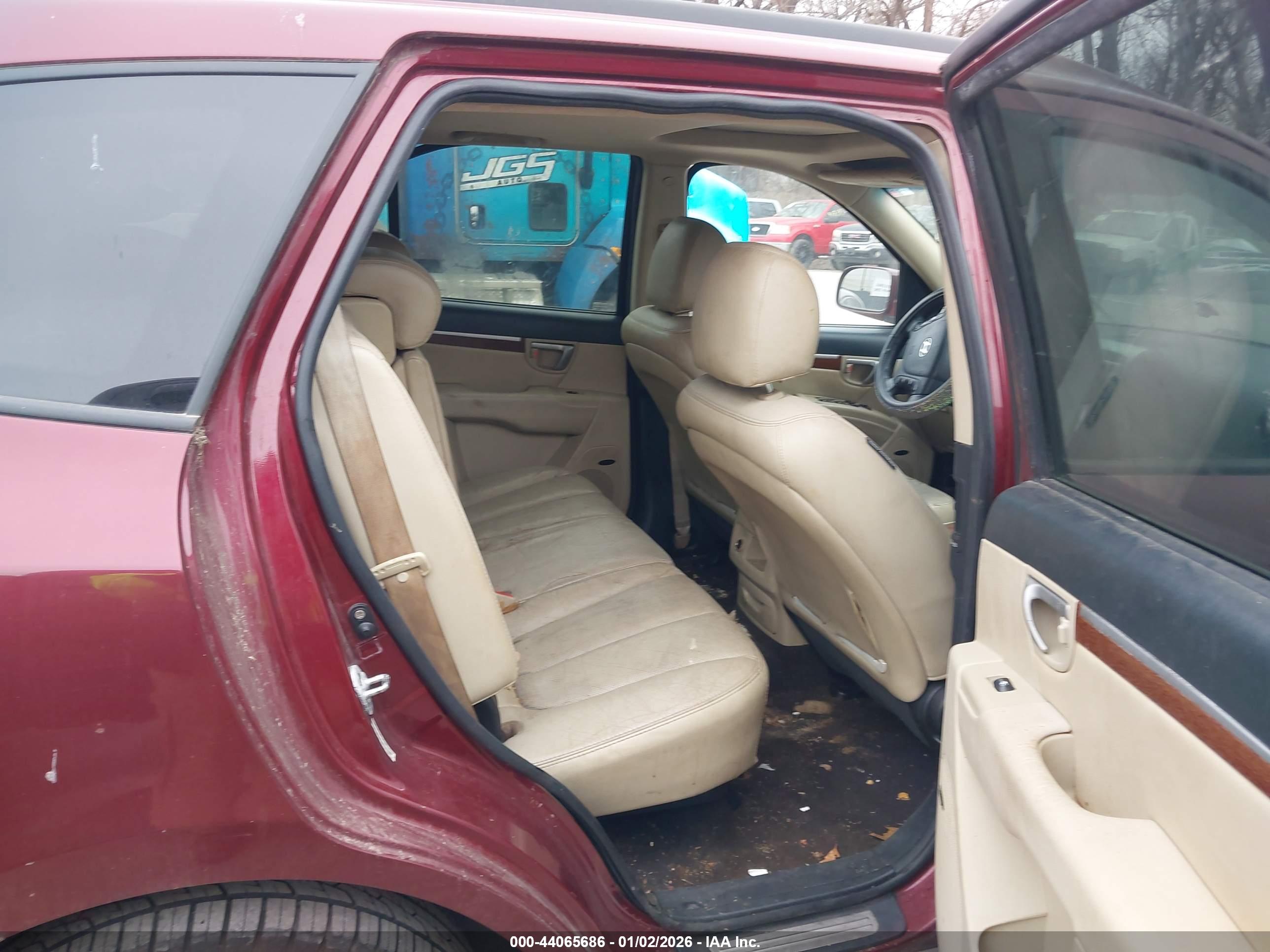 HYUNDAI SANTA image 8