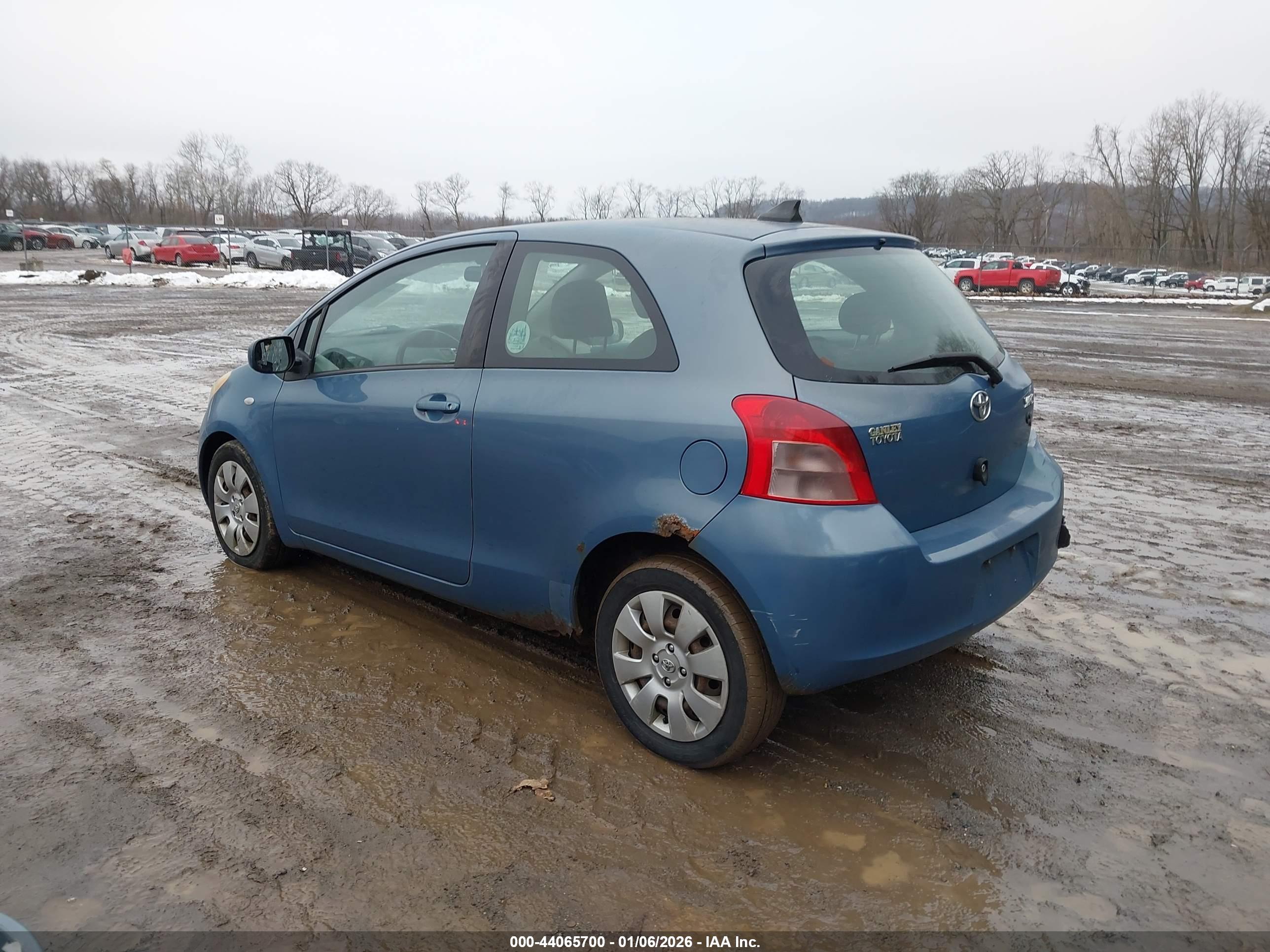 TOYOTA YARIS image 3
