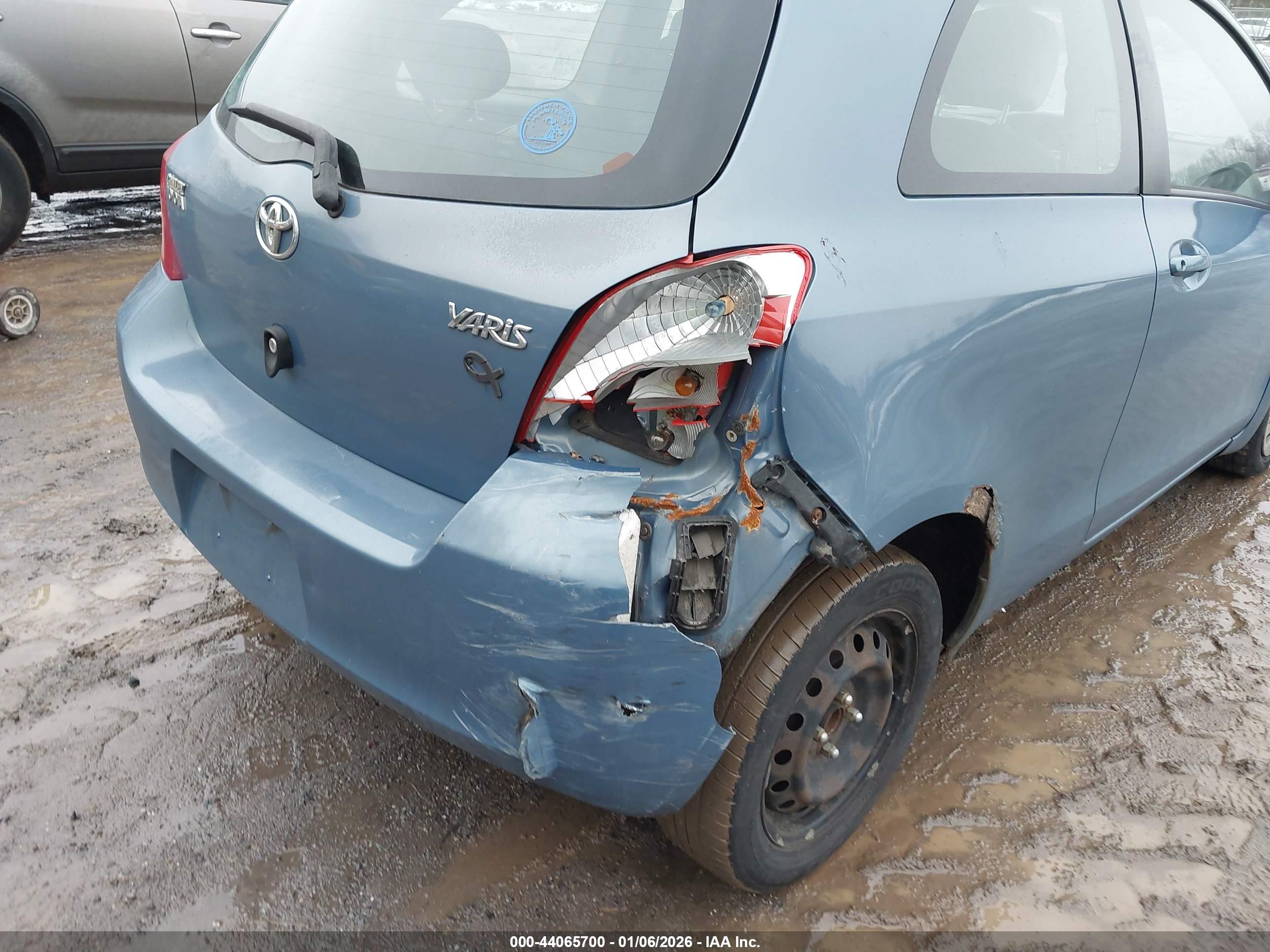 TOYOTA YARIS image 6
