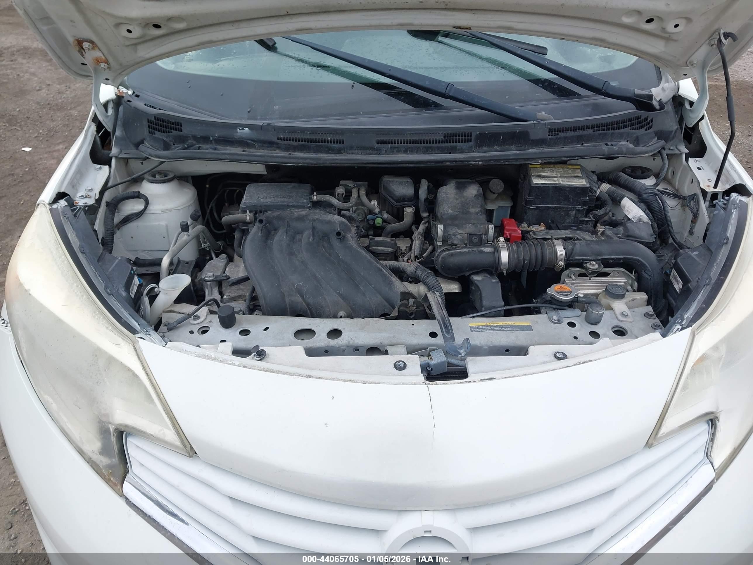 NISSAN VERSA image 10