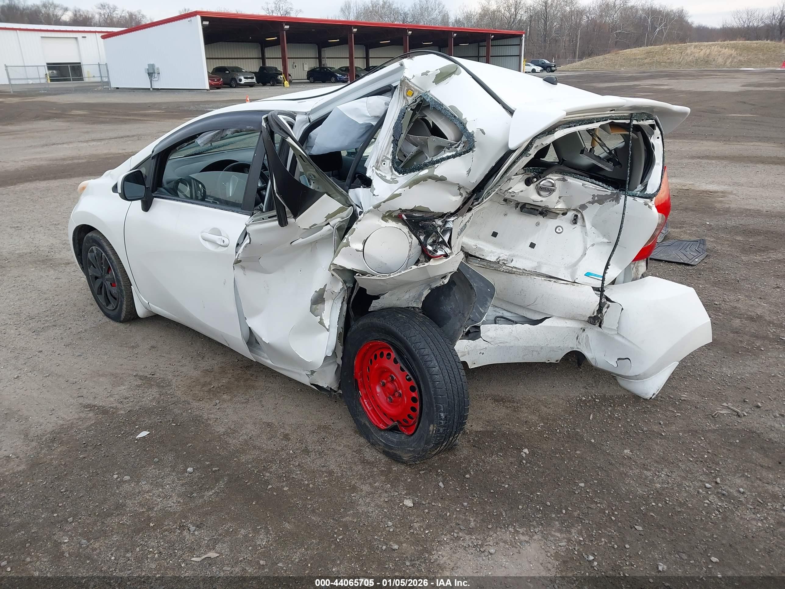 NISSAN VERSA image 3