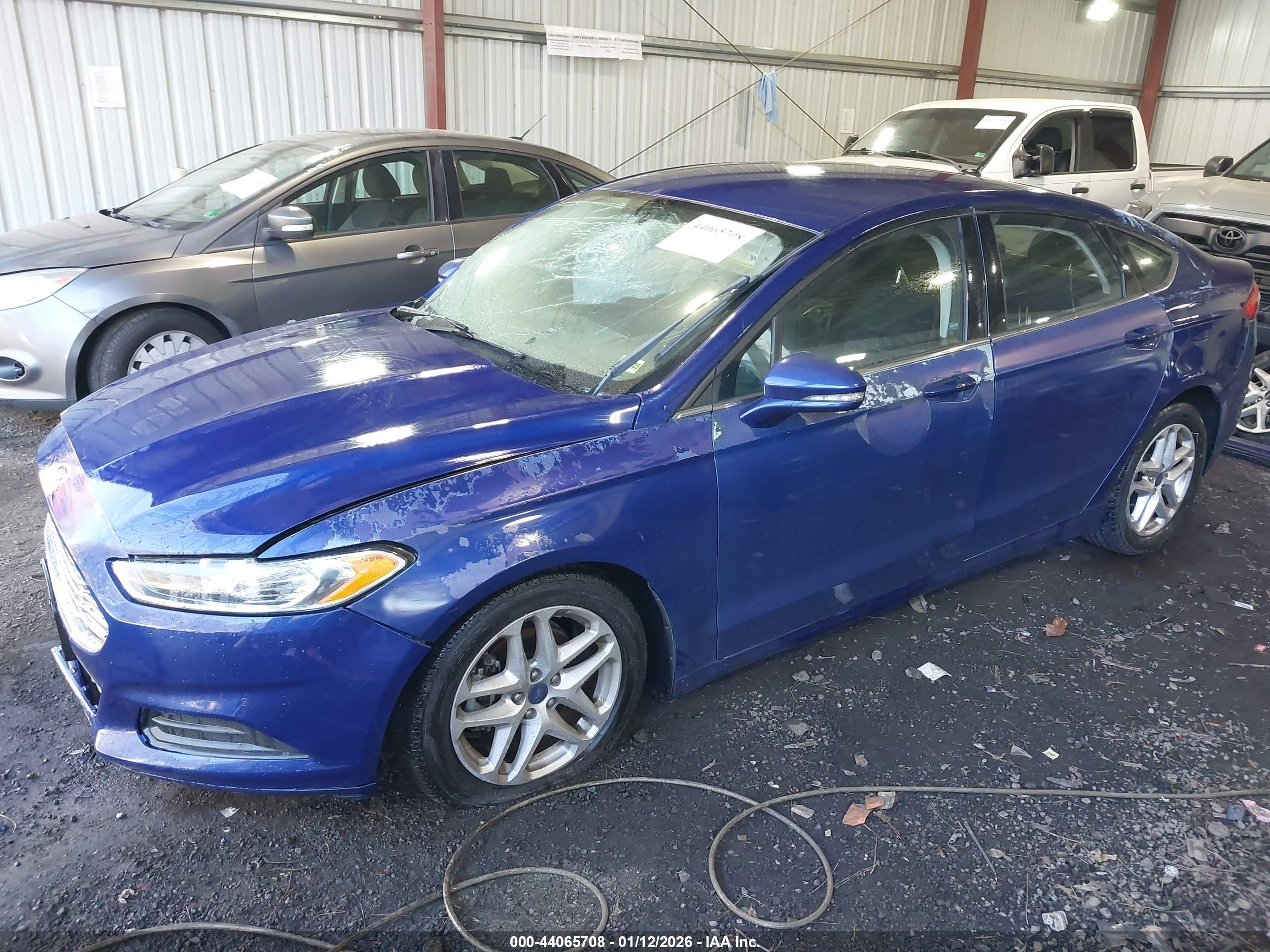 FORD FUSION image 2