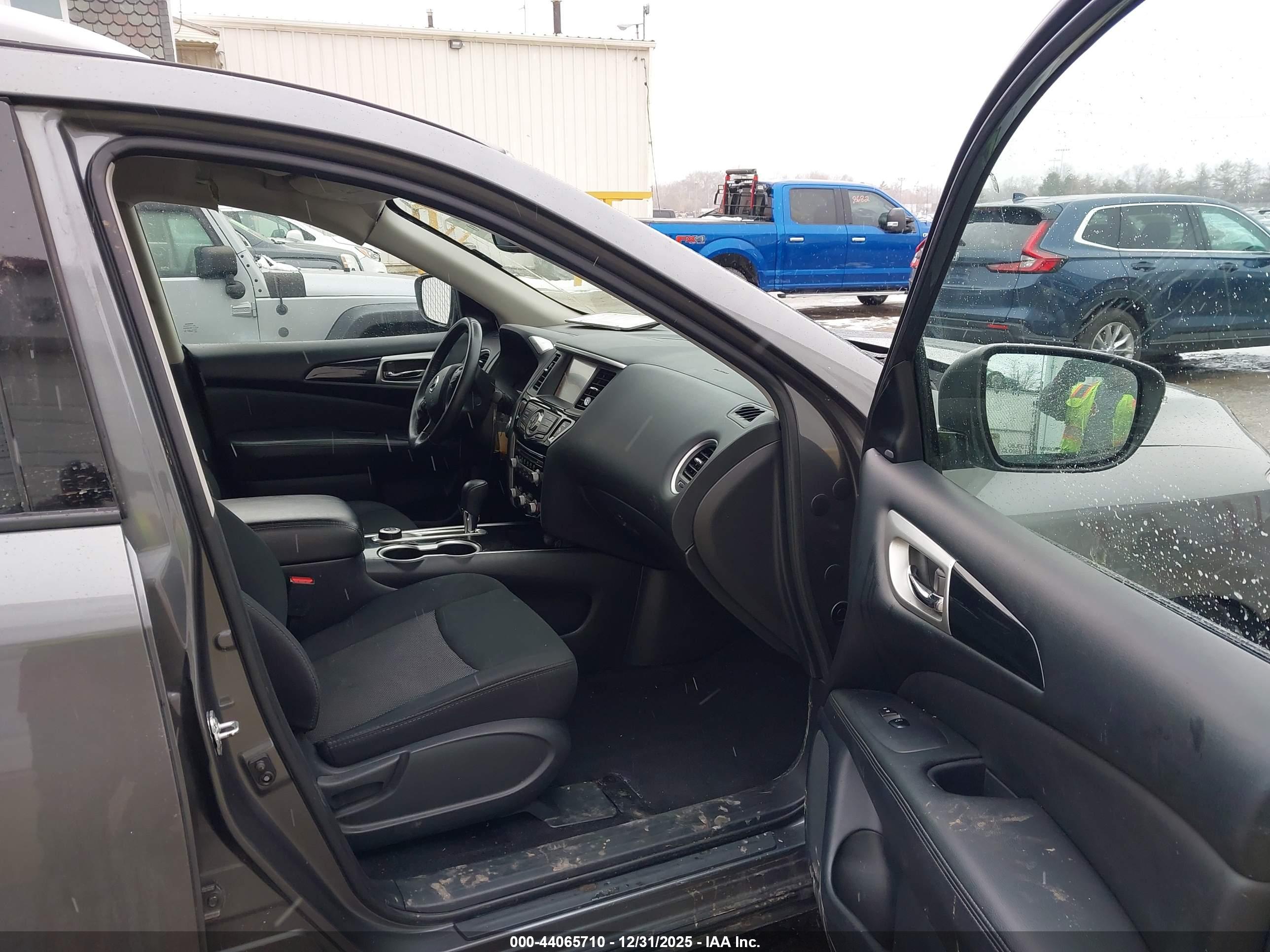 NISSAN PATHFINDER image 5