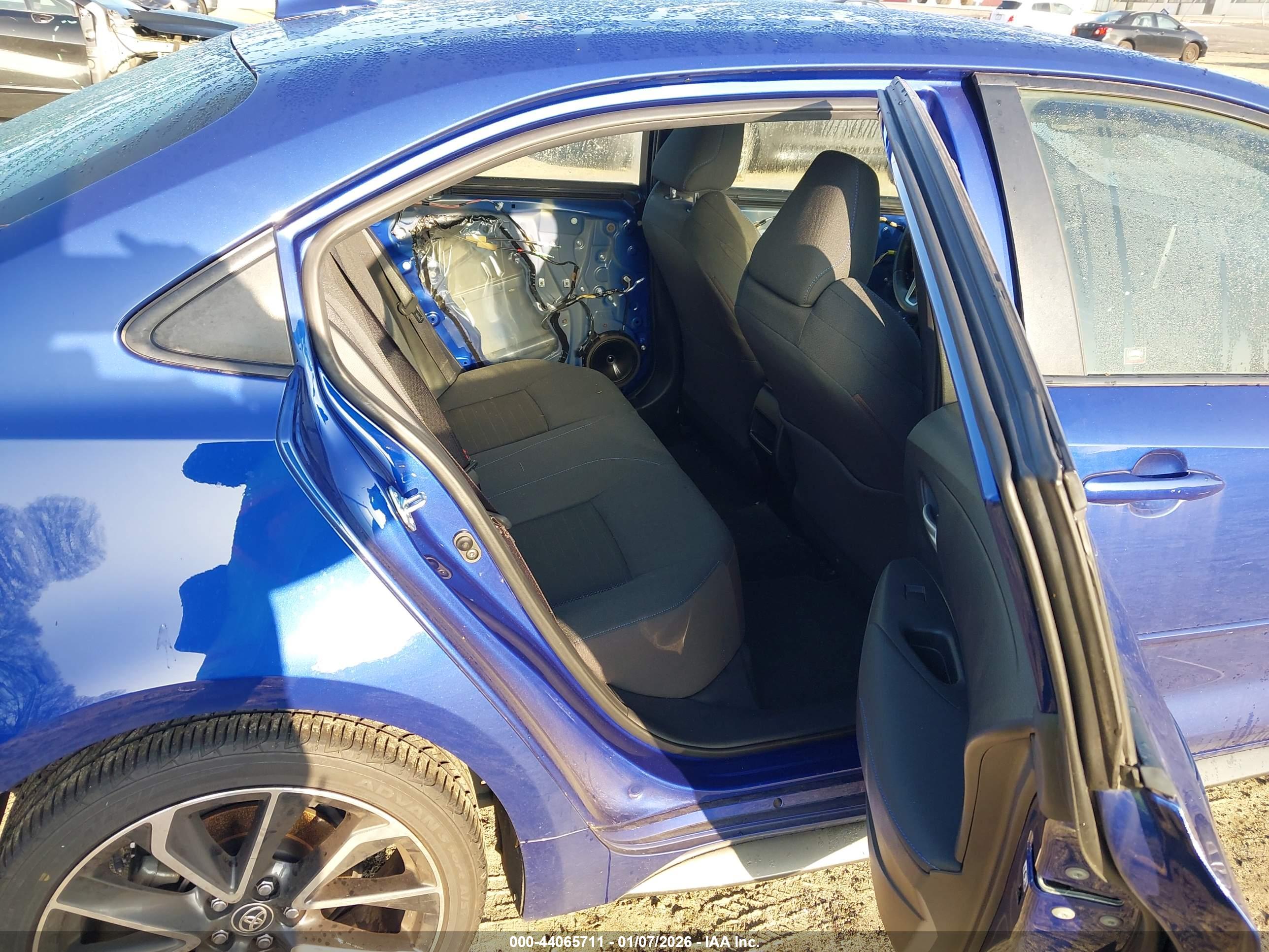 TOYOTA COROLLA image 8